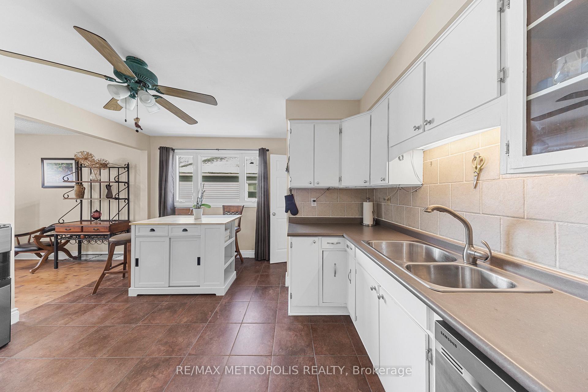 Photo 11 of 327 Ballard Street, Oshawa, Lakeview — HOMEH
