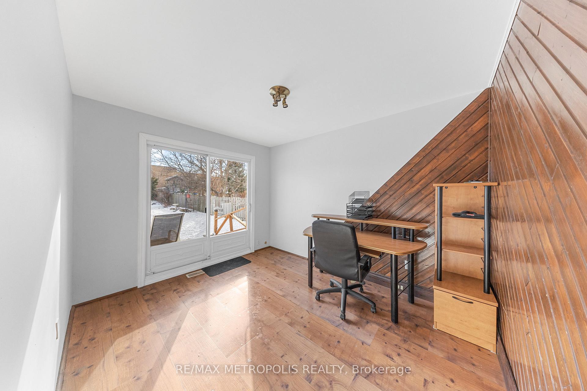 Photo 14 of 327 Ballard Street, Oshawa, Lakeview — HOMEH