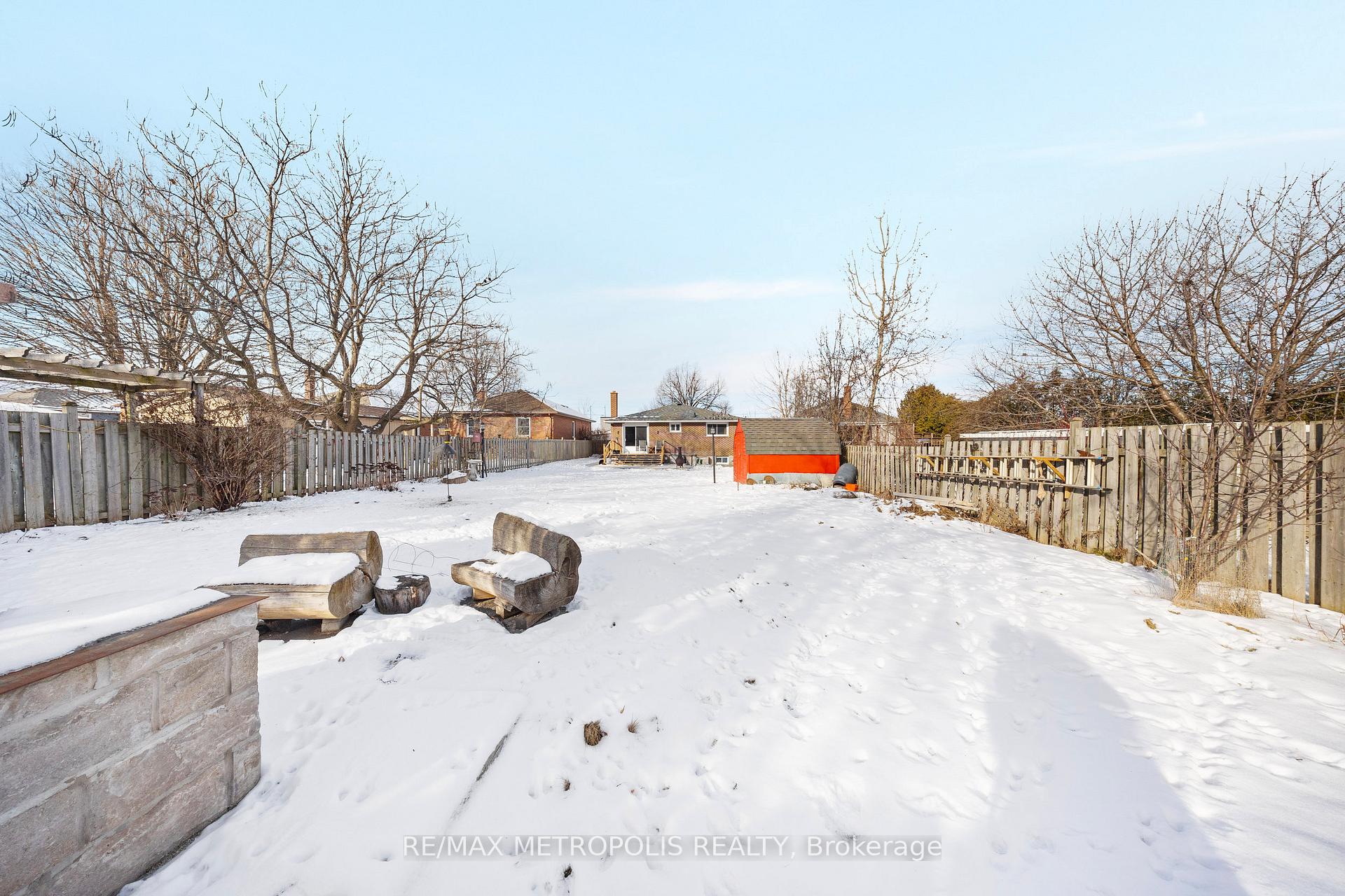 Photo 20 of 327 Ballard Street, Oshawa, Lakeview — HOMEH