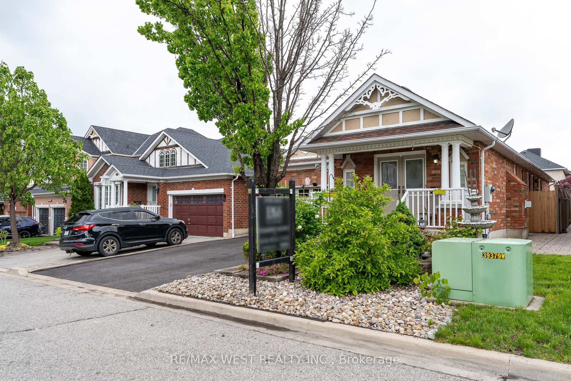 Photo 9 of 38 Napiermews Drive, Ajax, Northwest Ajax — HOMEH