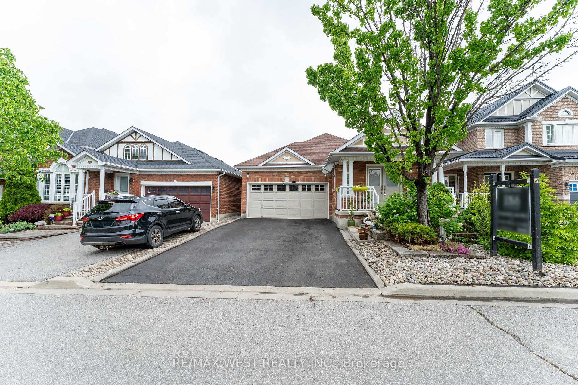 Photo 10 of 38 Napiermews Drive, Ajax, Northwest Ajax — HOMEH