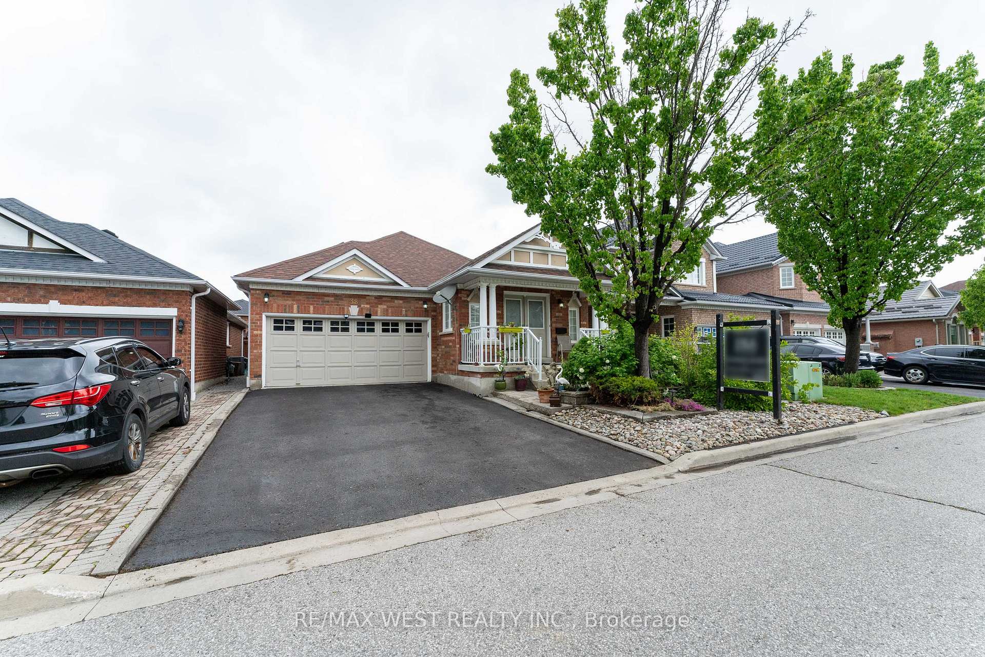 Photo 3 of 38 Napiermews Drive, Ajax, Northwest Ajax — HOMEH
