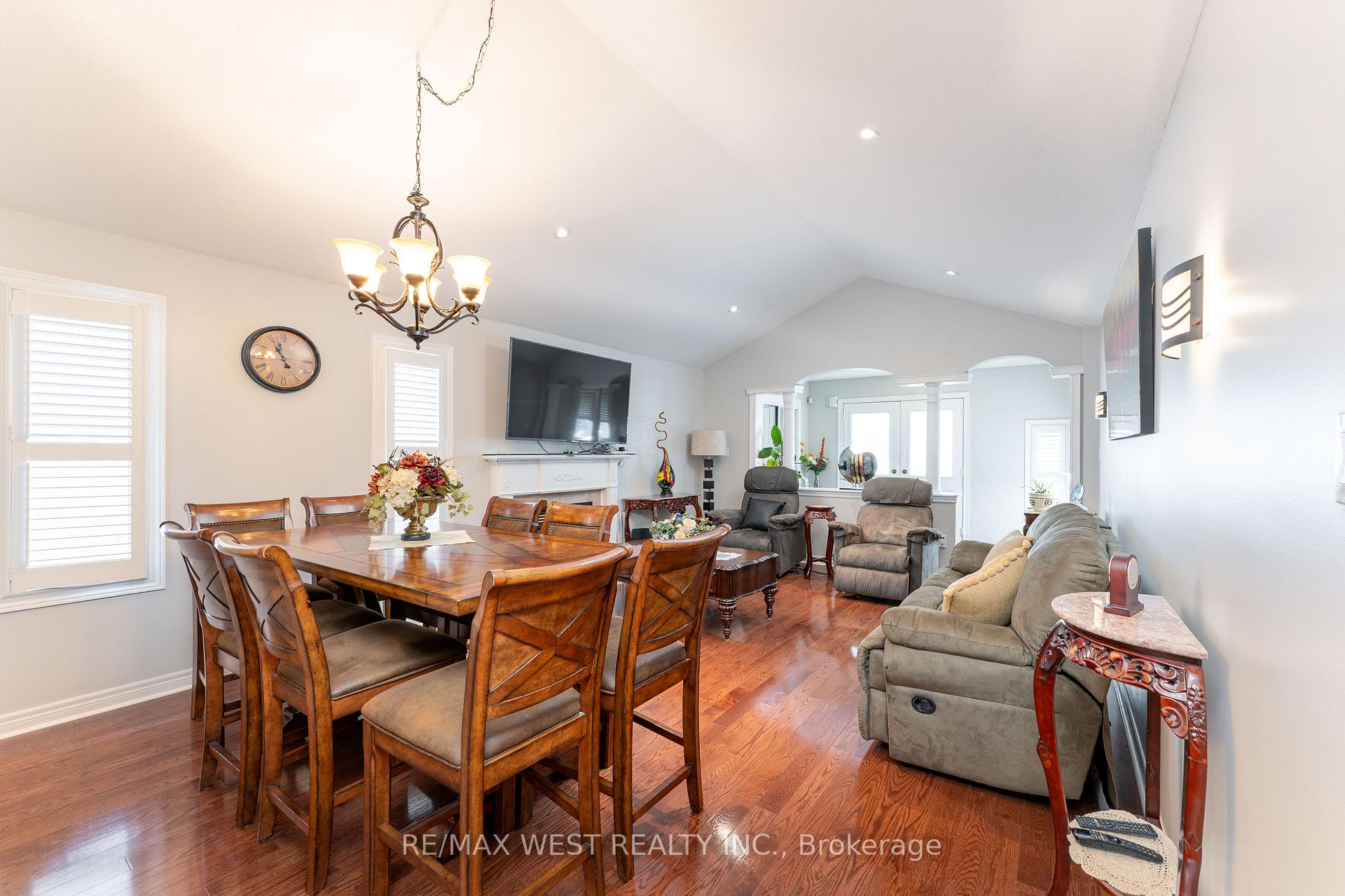 Photo 8 of 38 Napiermews Drive, Ajax, Northwest Ajax — HOMEH