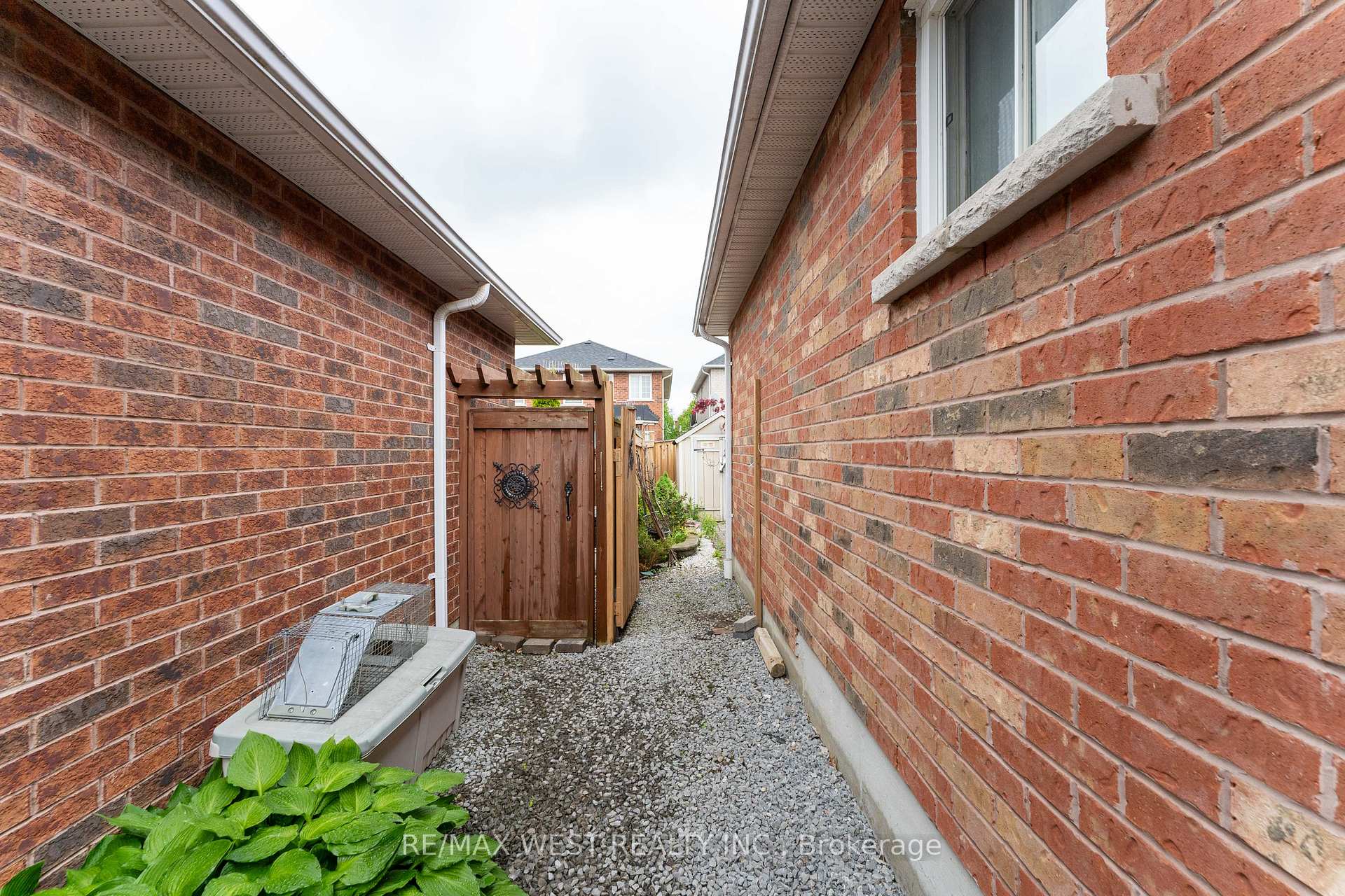 Photo 46 of 38 Napiermews Drive, Ajax, Northwest Ajax — HOMEH