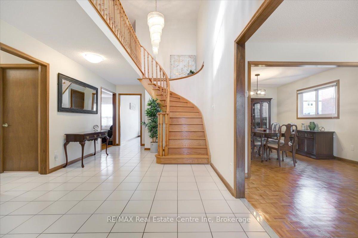 Photo 3 of 15 Glitter Road, Vaughan, East Woodbridge — HOMEH