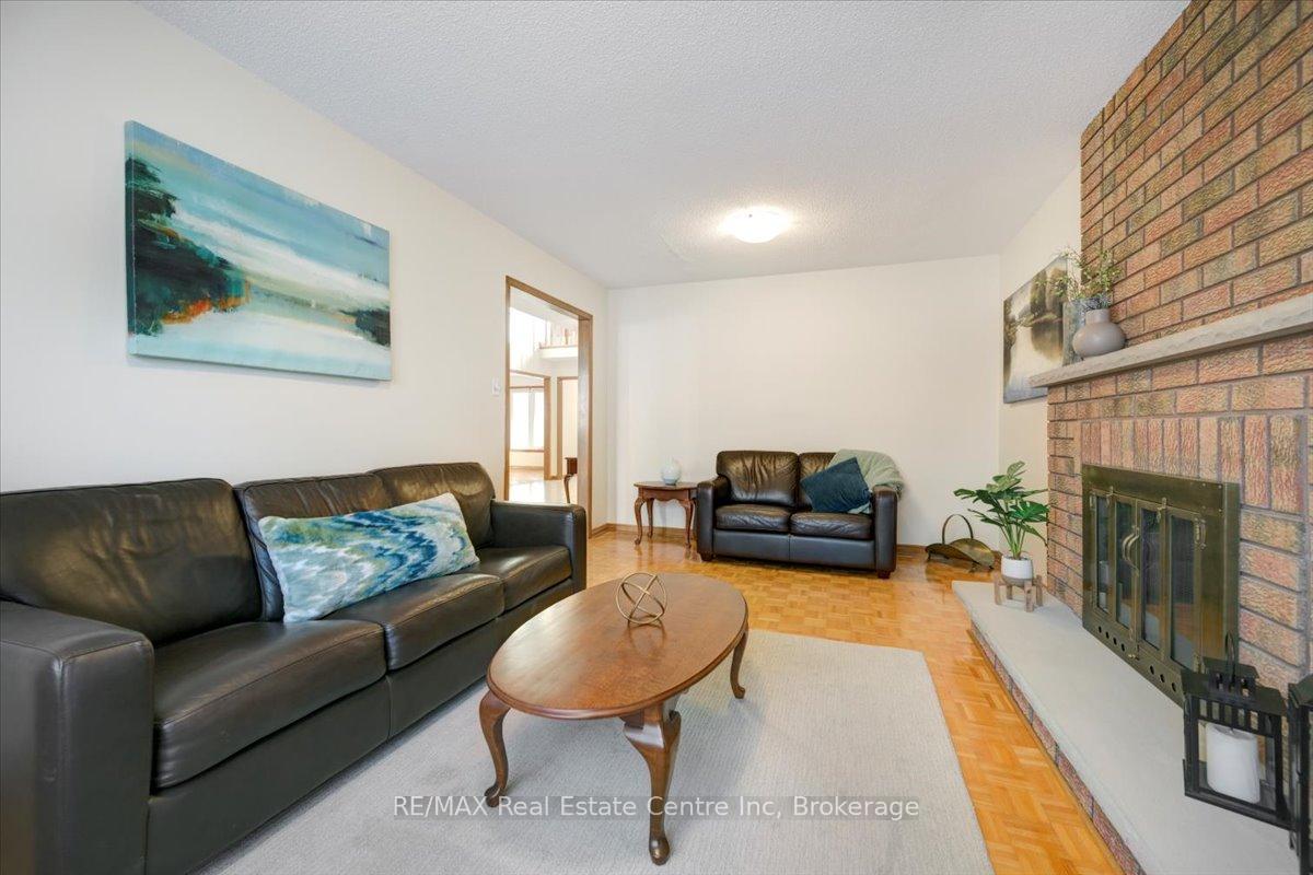 Photo 11 of 15 Glitter Road, Vaughan, East Woodbridge — HOMEH