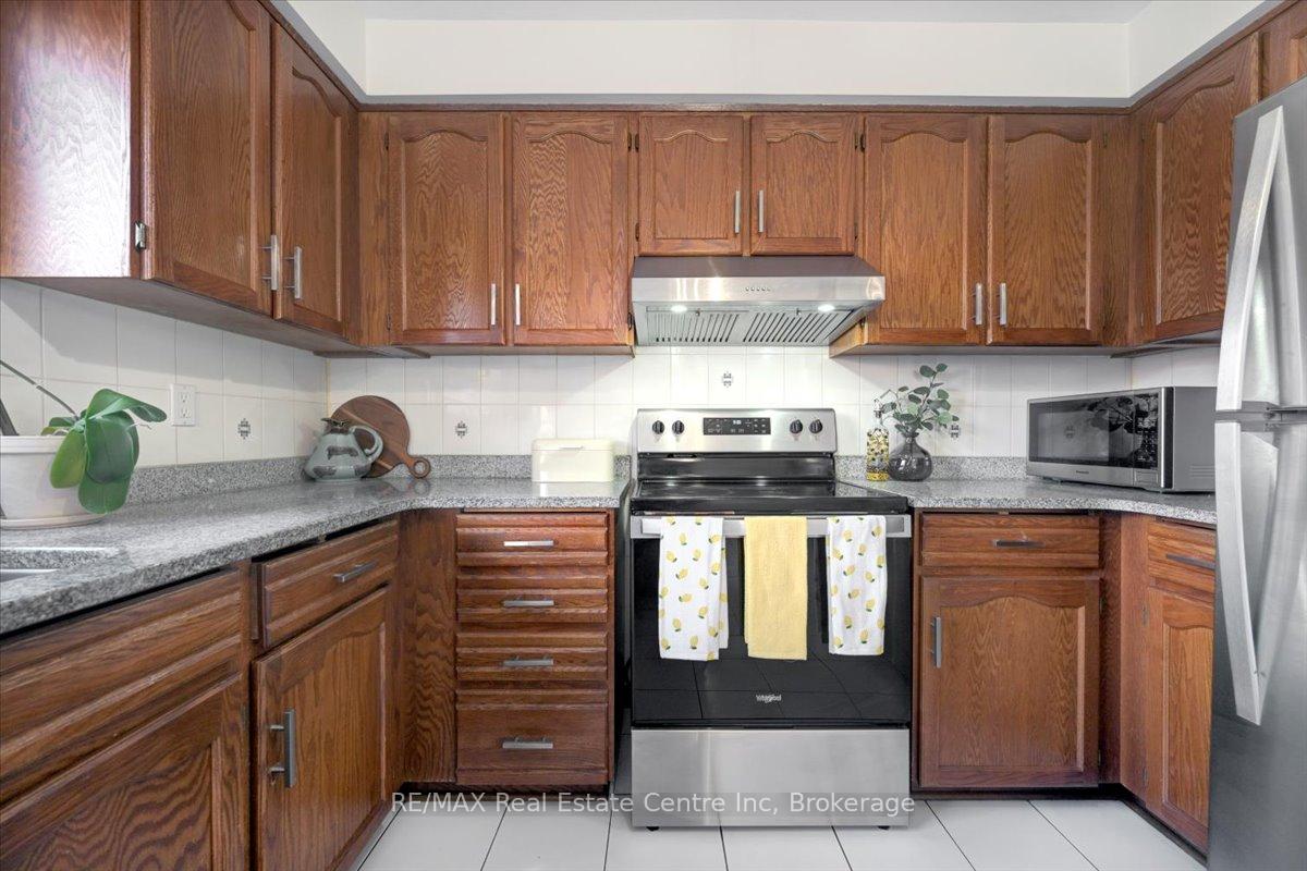 Photo 12 of 15 Glitter Road, Vaughan, East Woodbridge — HOMEH