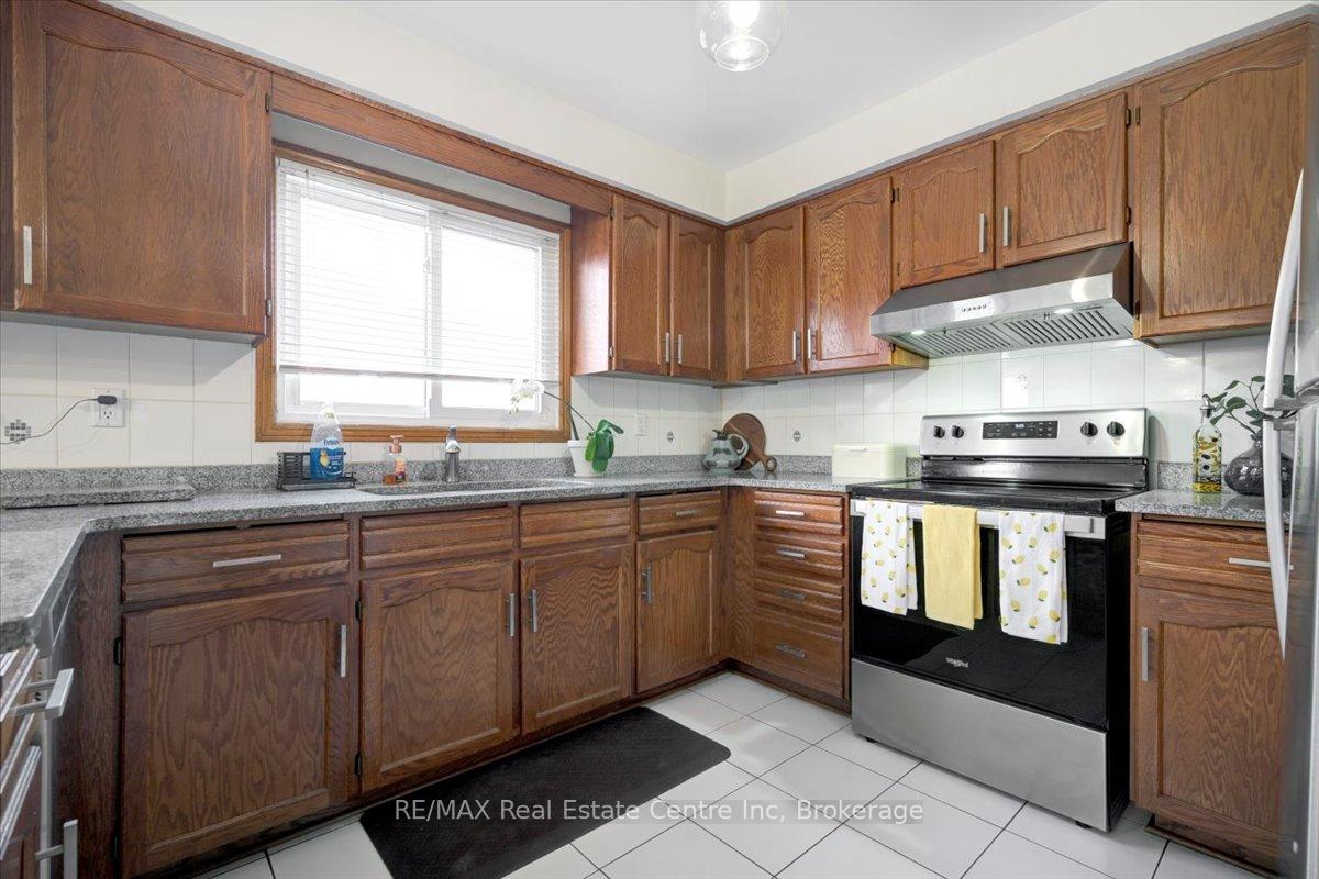 Photo 14 of 15 Glitter Road, Vaughan, East Woodbridge — HOMEH