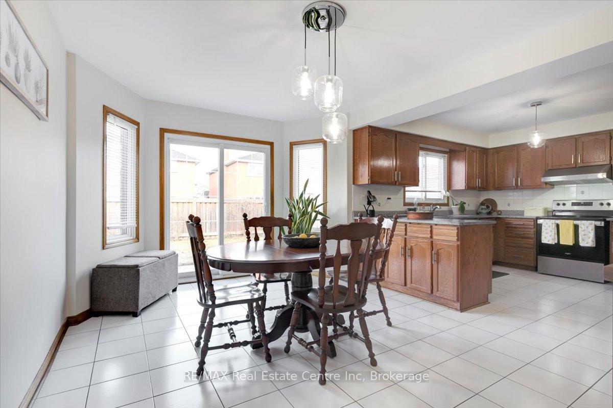 Photo 17 of 15 Glitter Road, Vaughan, East Woodbridge — HOMEH