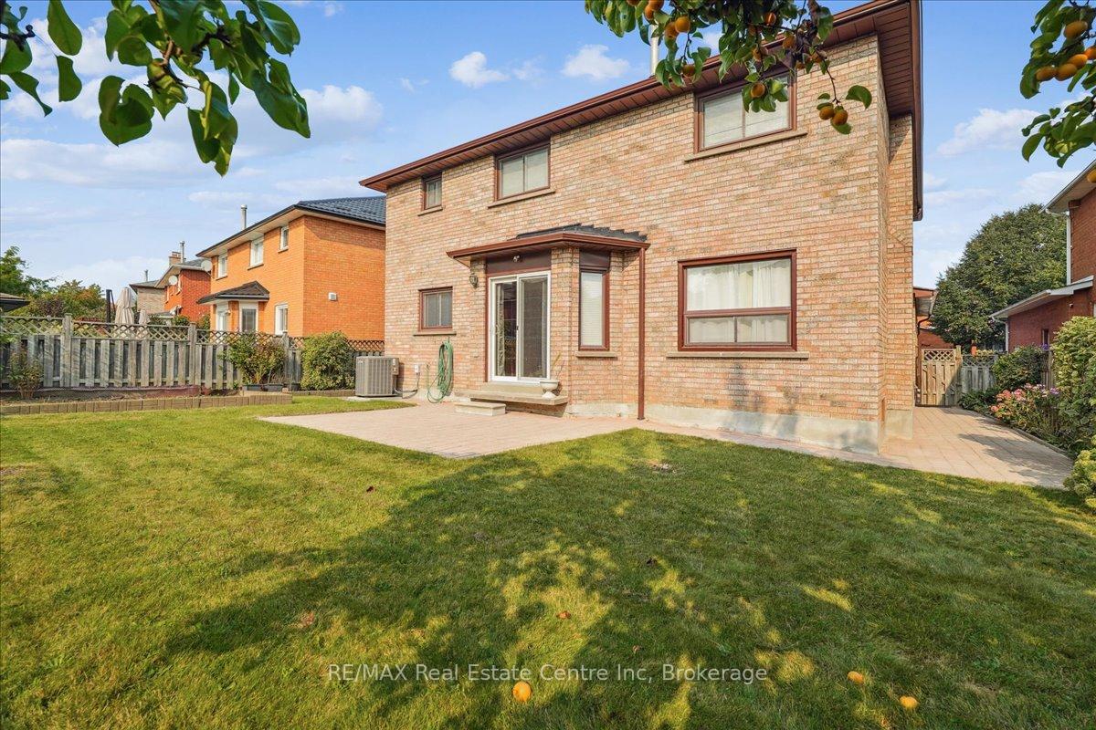 Photo 38 of 15 Glitter Road, Vaughan, East Woodbridge — HOMEH
