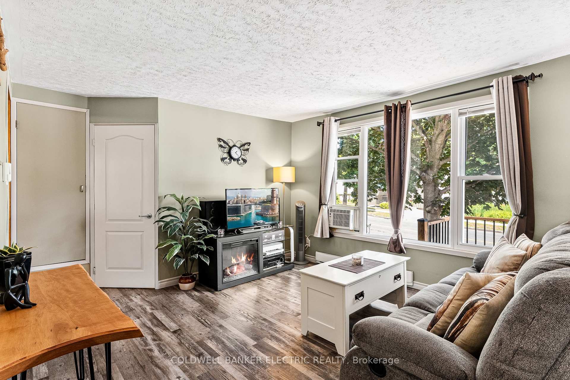 Photo 7 of 635 Park Street N, Peterborough, Northcrest Ward 5 — HOMEH