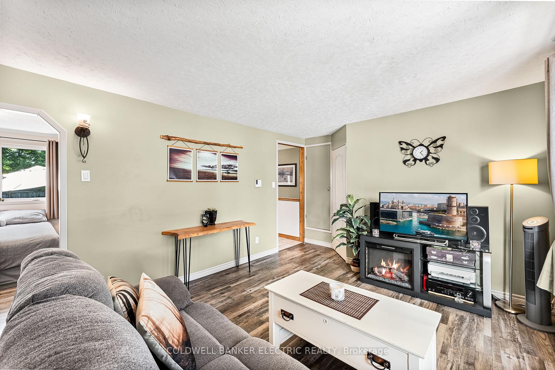 Photo 9 of 635 Park Street N, Peterborough, Northcrest Ward 5 — HOMEH