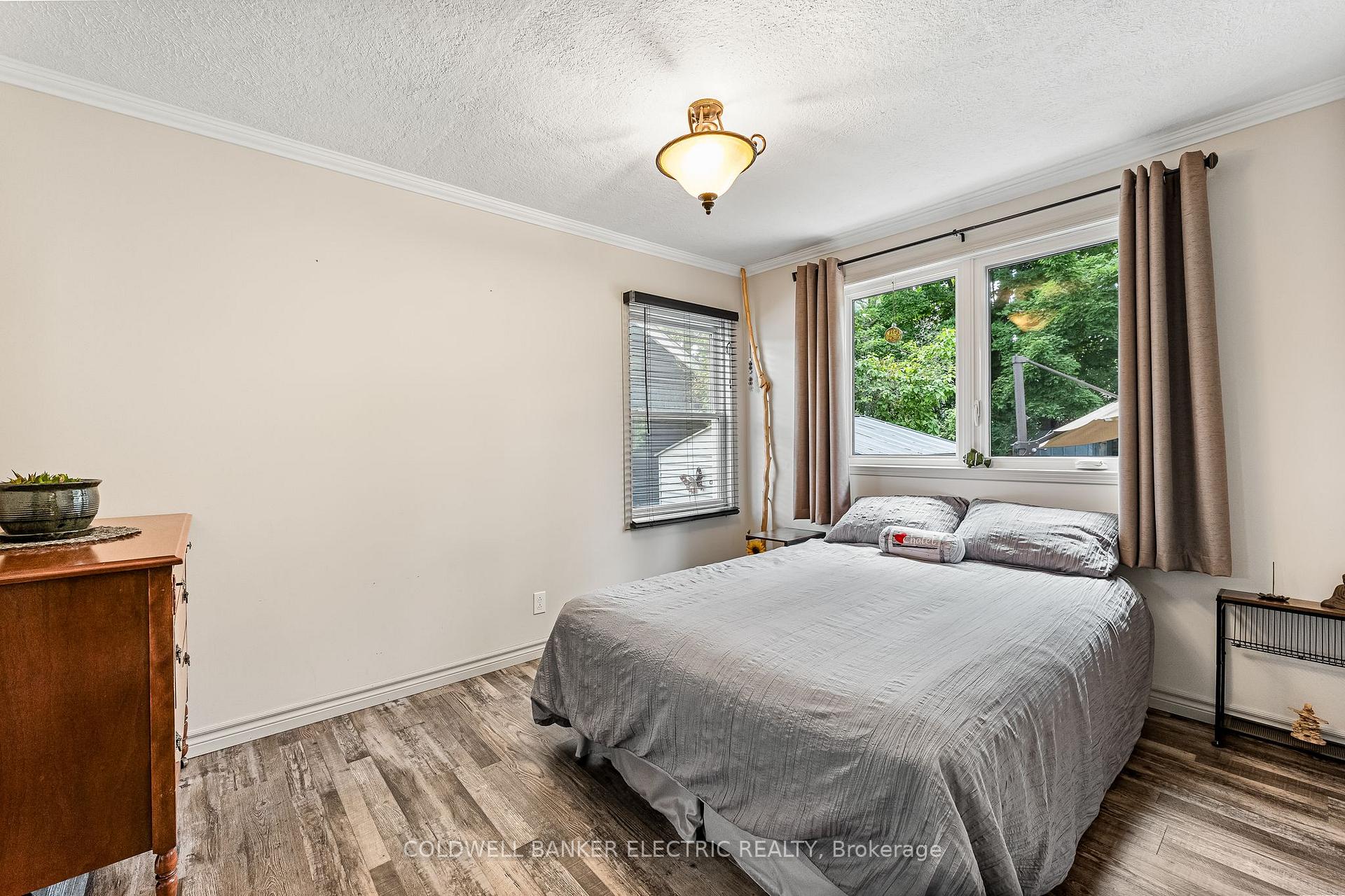 Photo 15 of 635 Park Street N, Peterborough, Northcrest Ward 5 — HOMEH