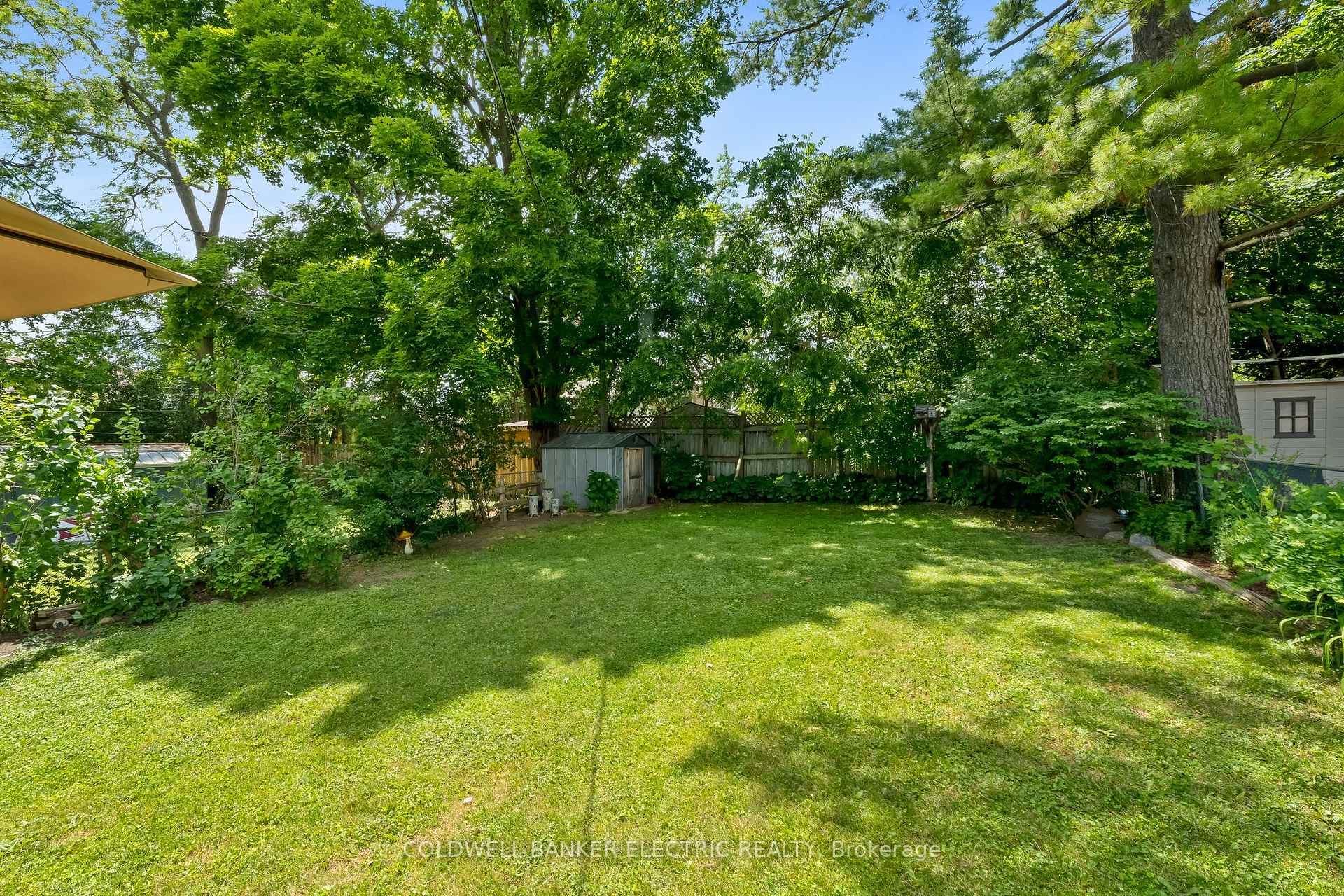 Photo 28 of 635 Park Street N, Peterborough, Northcrest Ward 5 — HOMEH