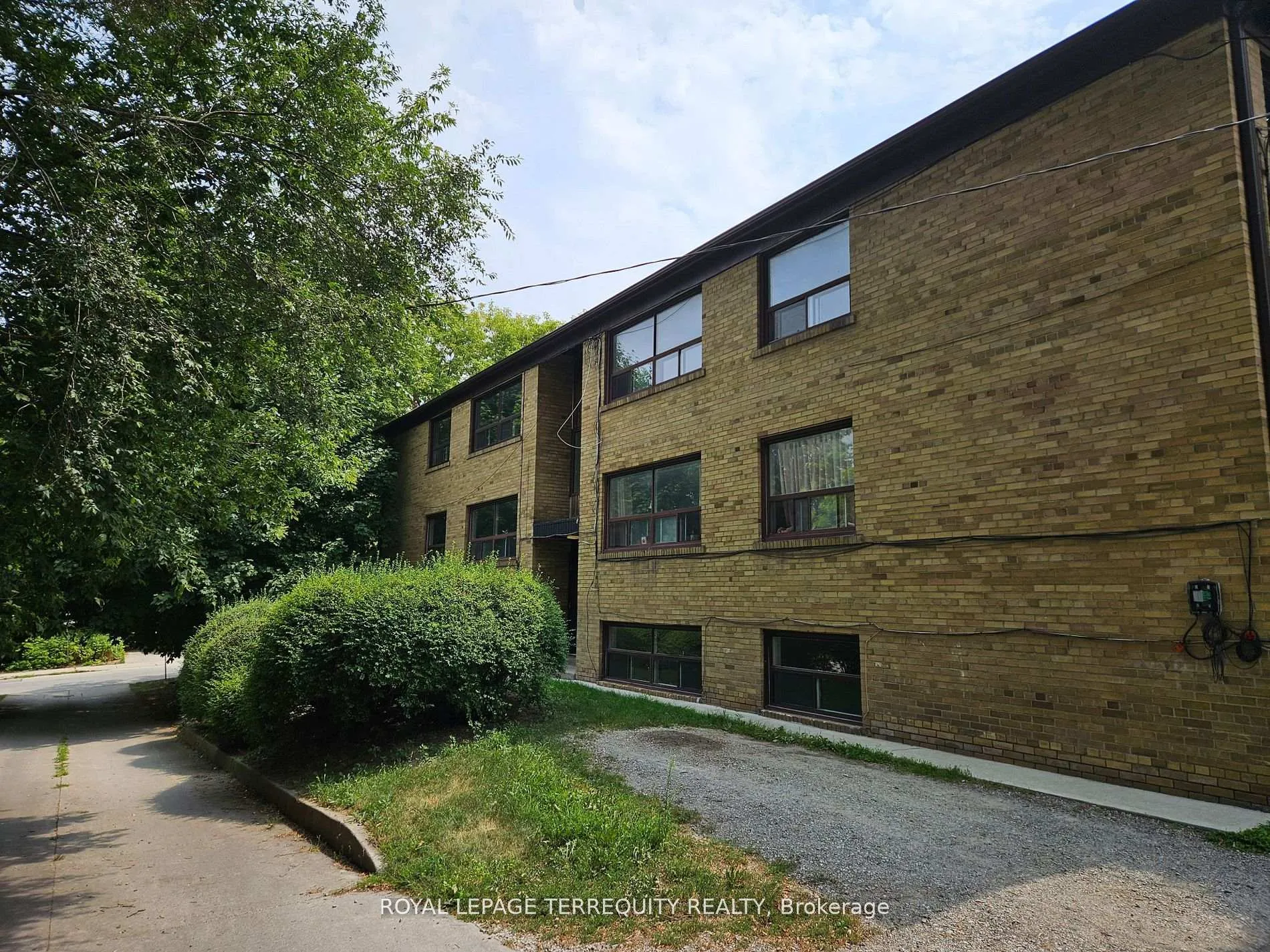 Front of Unit 7, 450 Arlington Avenue