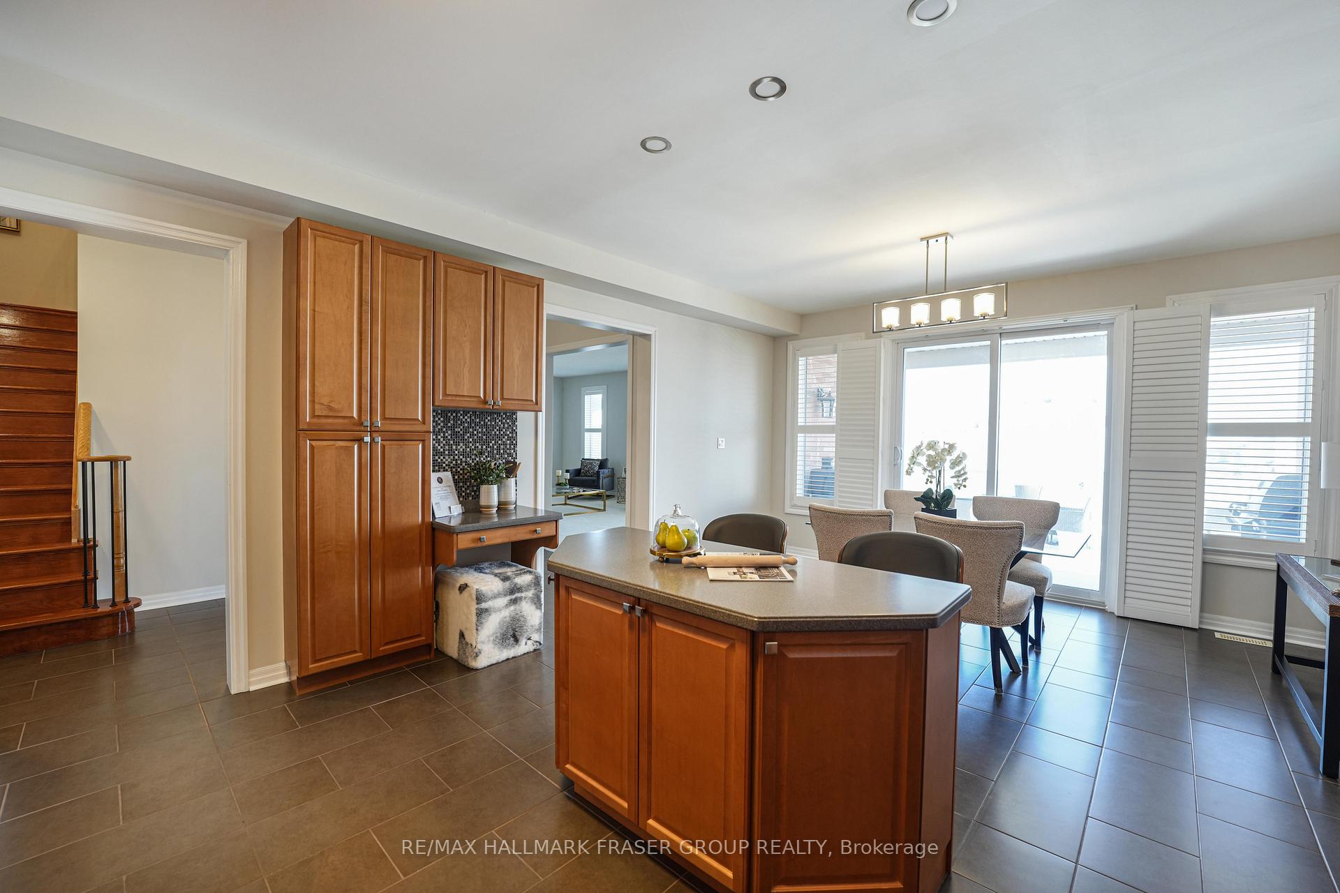 Photo 13 of 826 Eagle Ridge Drive, Oshawa, Taunton — HOMEH