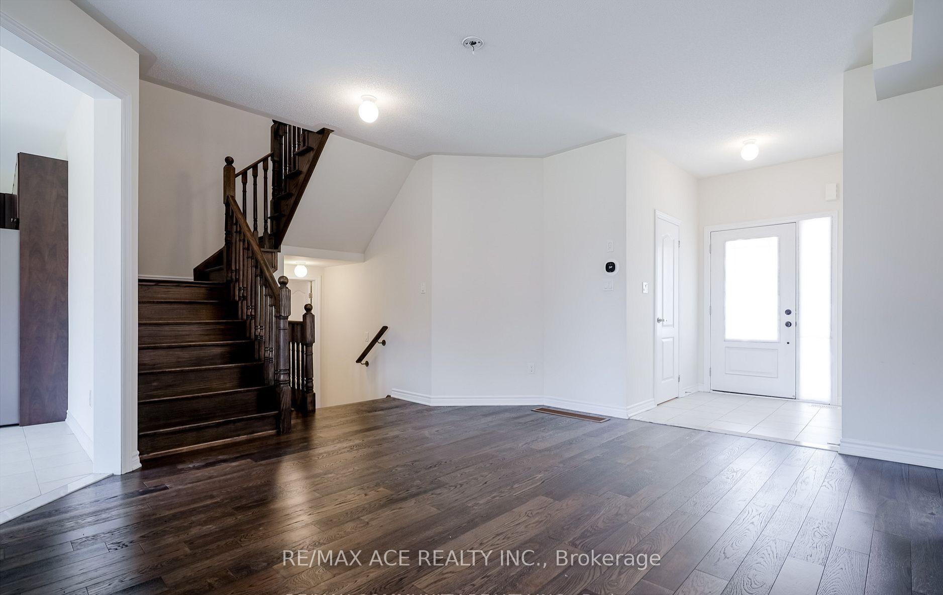 Photo 3 of 18 Jardine Street, Brock, Beaverton — HOMEH