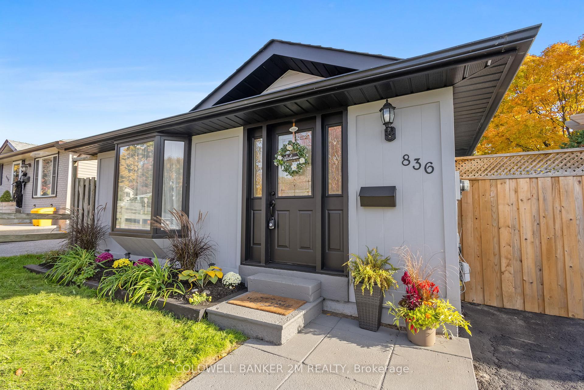Photo 3 of 836 Grandview Drive, Oshawa, Donevan — HOMEH