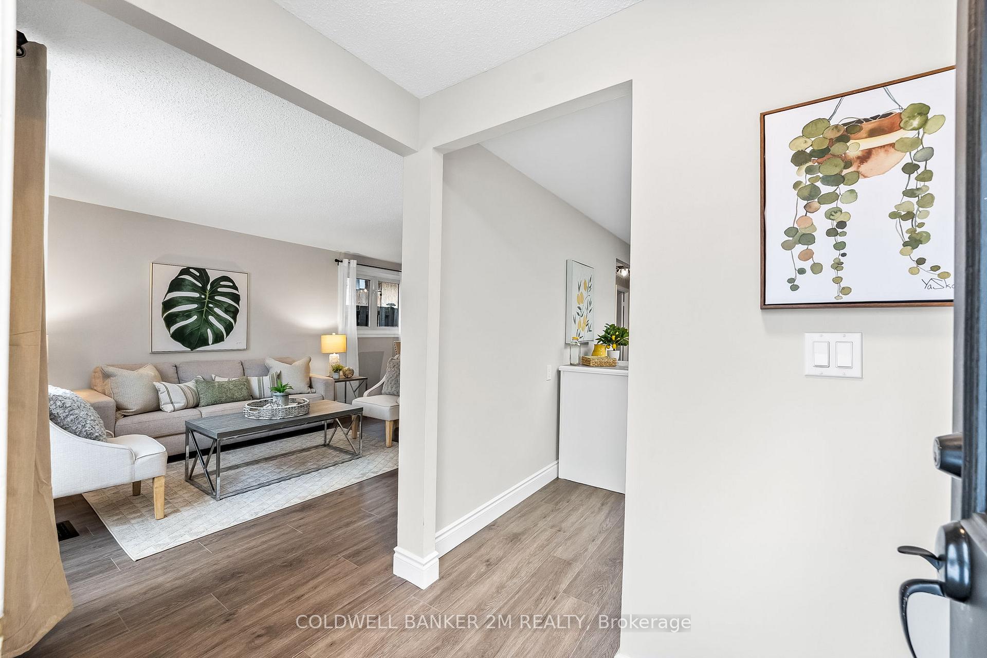 Photo 4 of 836 Grandview Drive, Oshawa, Donevan — HOMEH