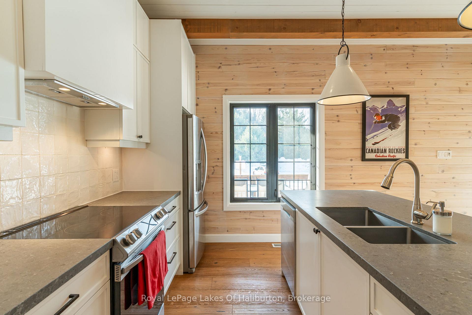 Photo 11 of 1026 Pine Needle Trail, Algonquin Highlands, Stanhope — HOMEH