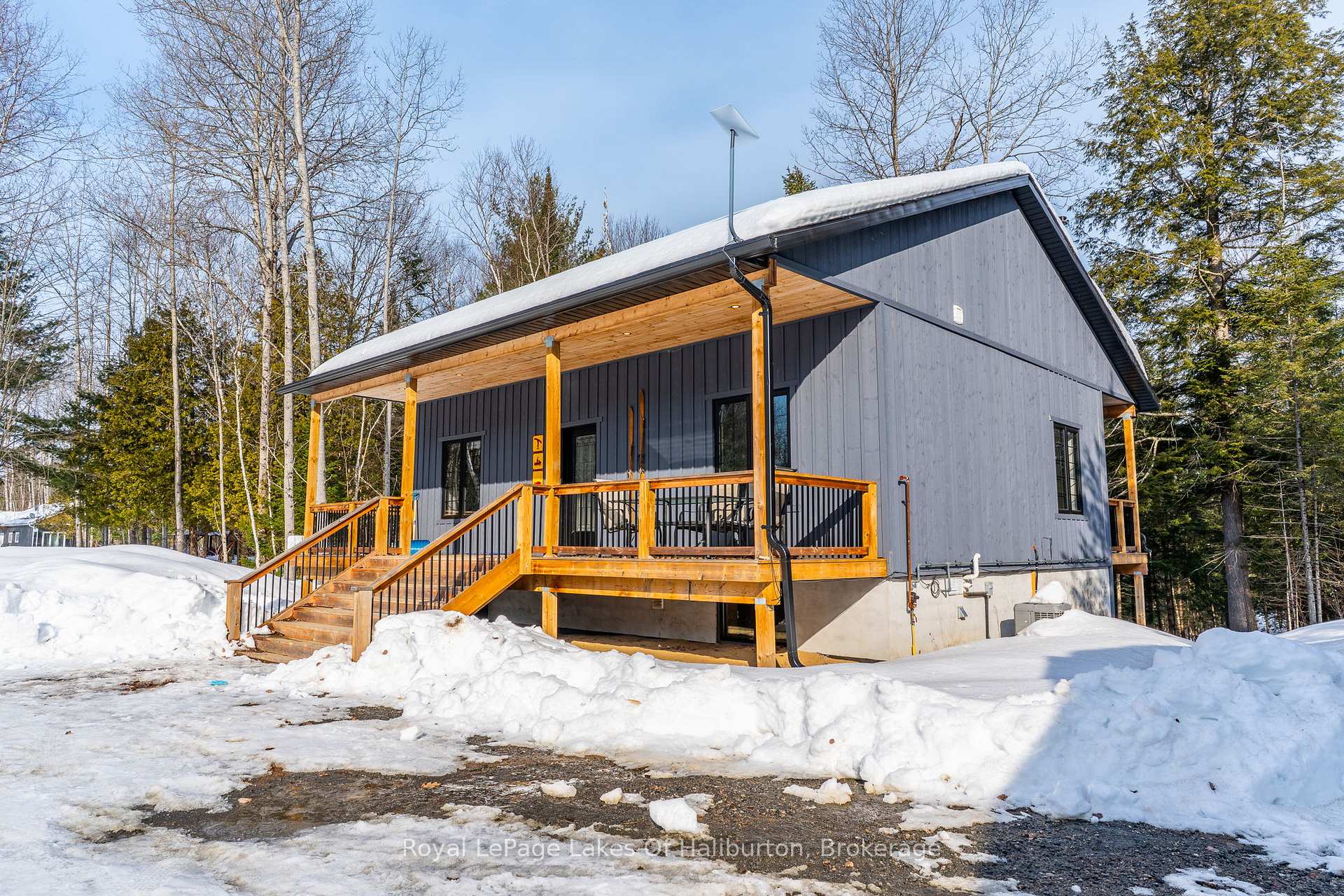 Photo 37 of 1026 Pine Needle Trail, Algonquin Highlands, Stanhope — HOMEH