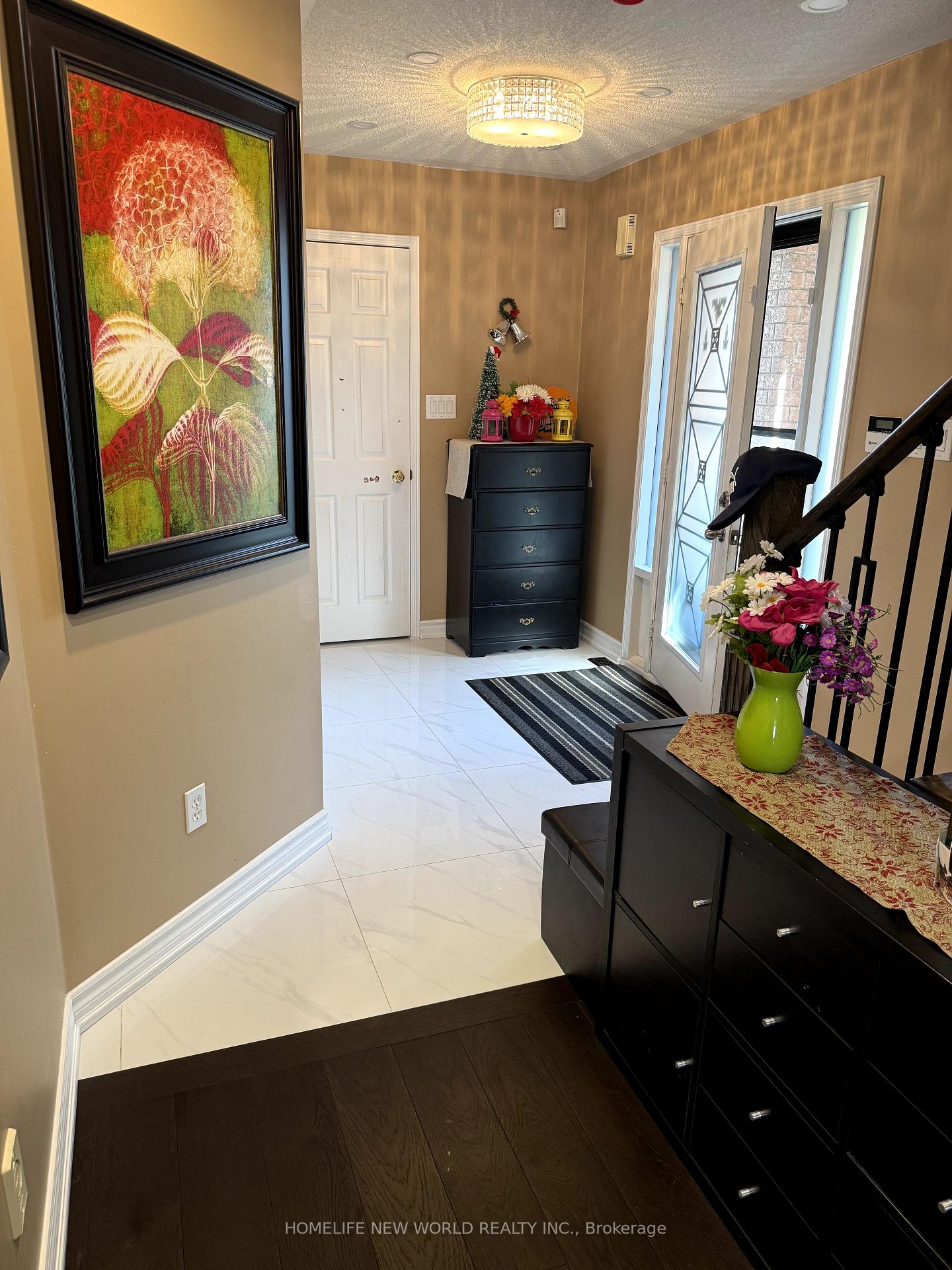 Photo 4 of 13 Tasker Crescent, Ajax, Central — HOMEH
