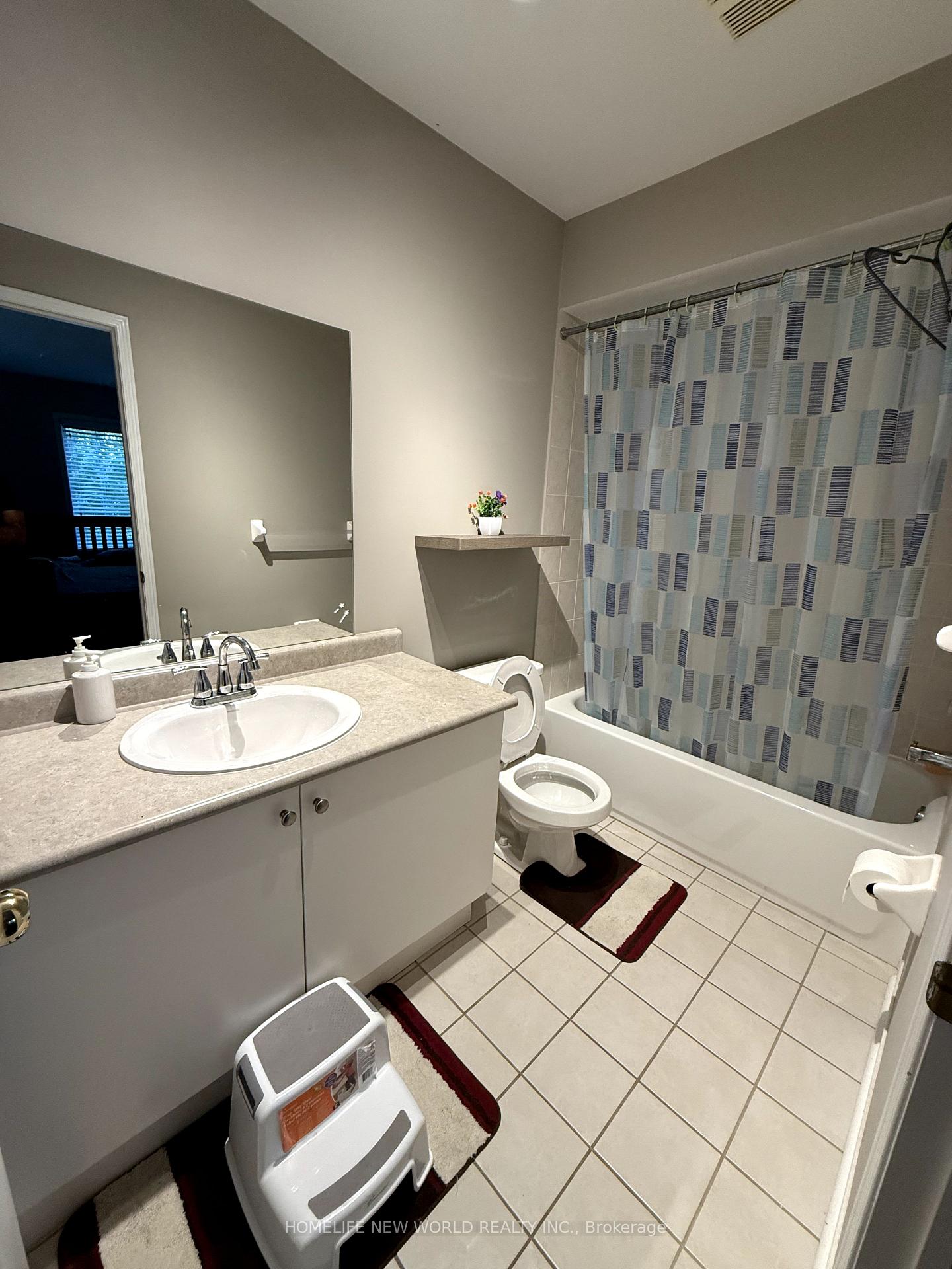 Photo 11 of 13 Tasker Crescent, Ajax, Central — HOMEH