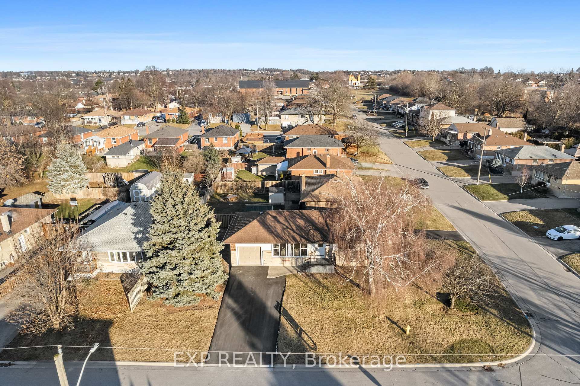 Photo 3 of 383 Windsor Street, Oshawa, Donevan — HOMEH