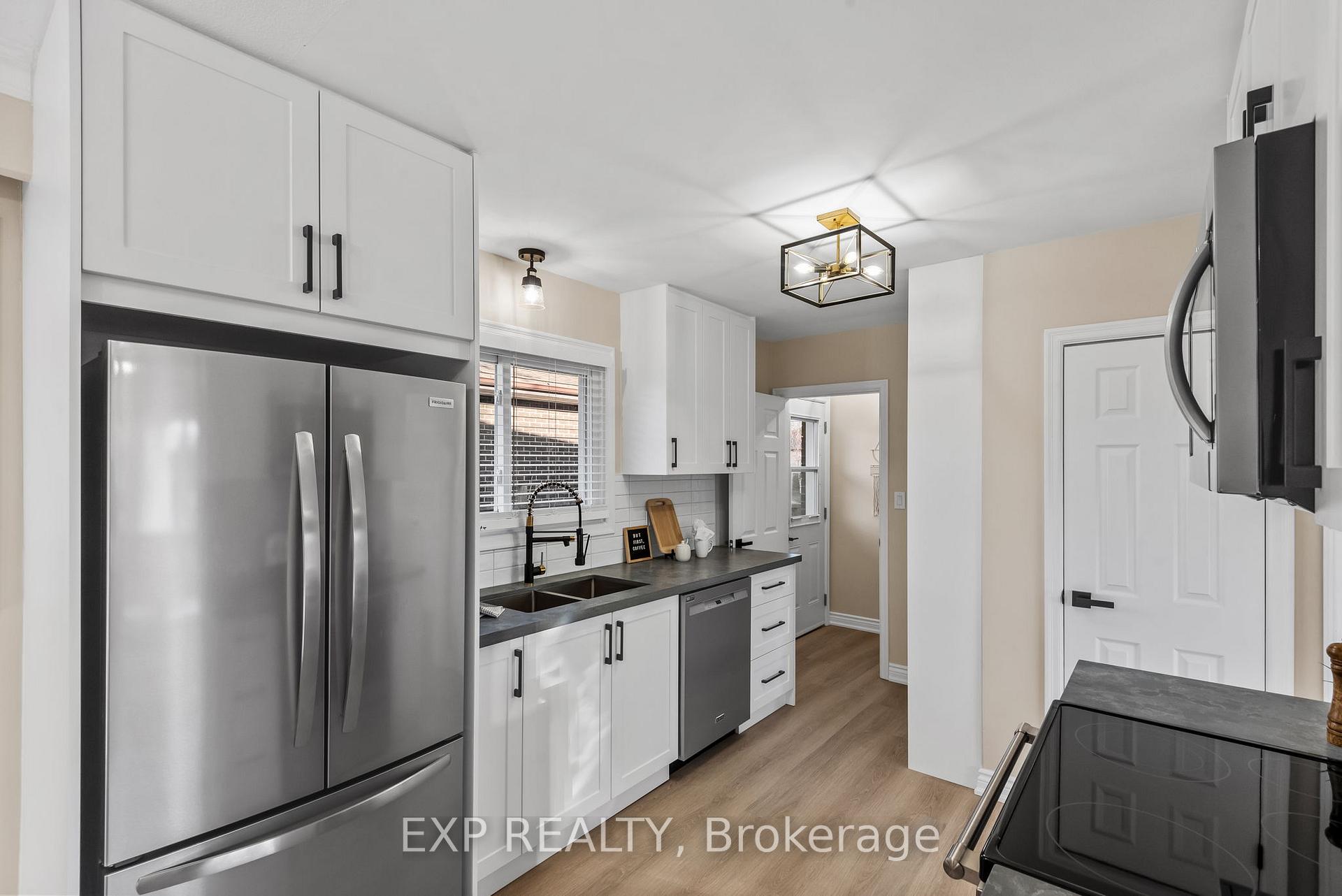 Photo 11 of 383 Windsor Street, Oshawa, Donevan — HOMEH