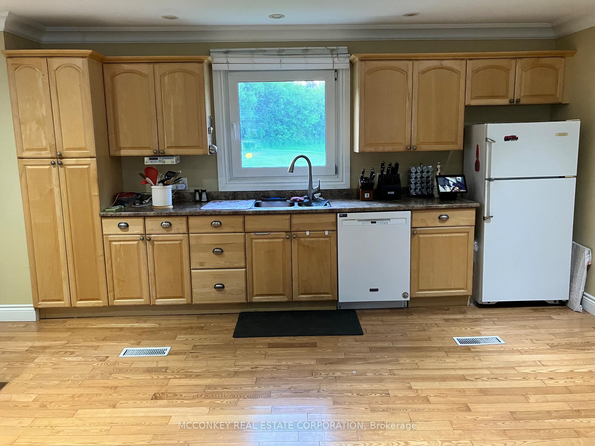 Photo 6 of 2450 Ashburnham Drive, Peterborough, Ashburnham Ward 4 — HOMEH
