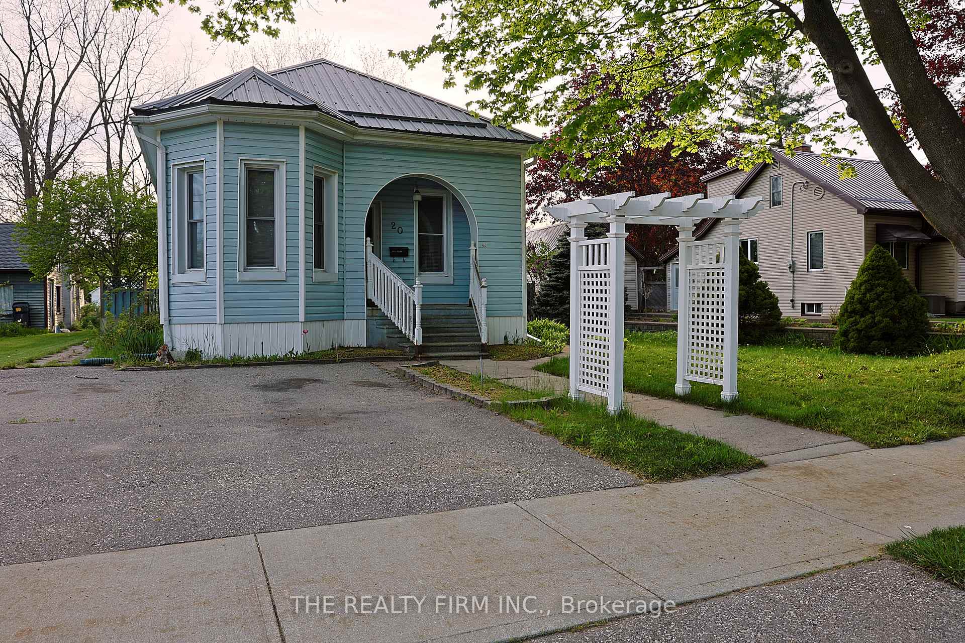 Photo 1 of 20 Dufferin Street, Aylmer — HOMEH