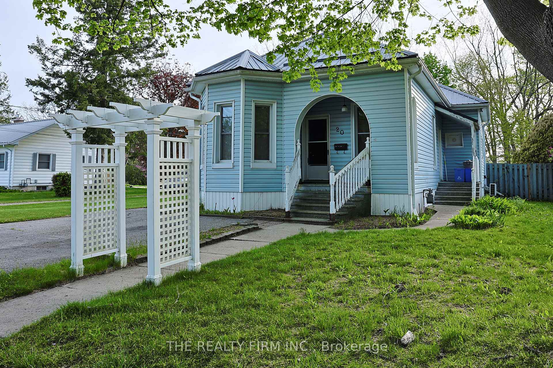 Photo 3 of 20 Dufferin Street, Aylmer — HOMEH