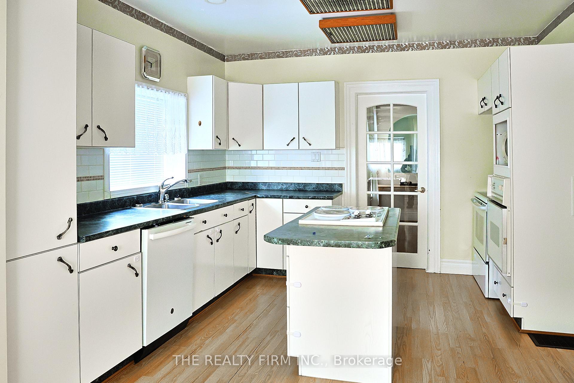Photo 8 of 20 Dufferin Street, Aylmer — HOMEH