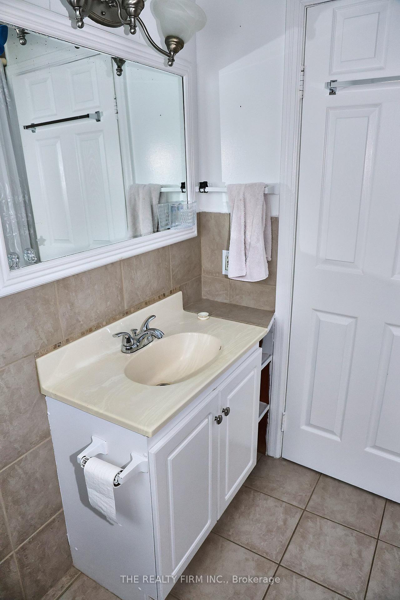 Photo 14 of 20 Dufferin Street, Aylmer — HOMEH