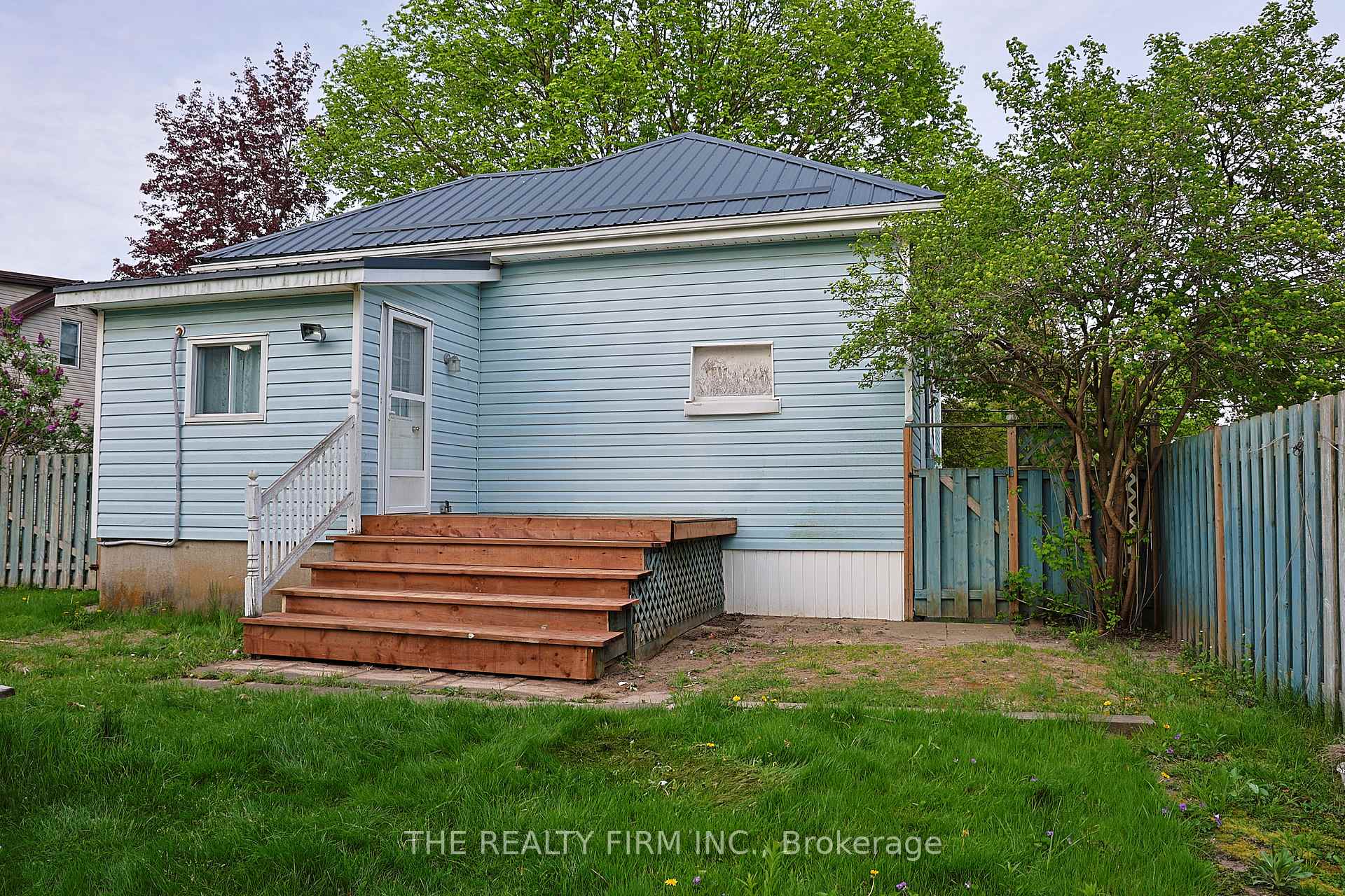Photo 21 of 20 Dufferin Street, Aylmer — HOMEH