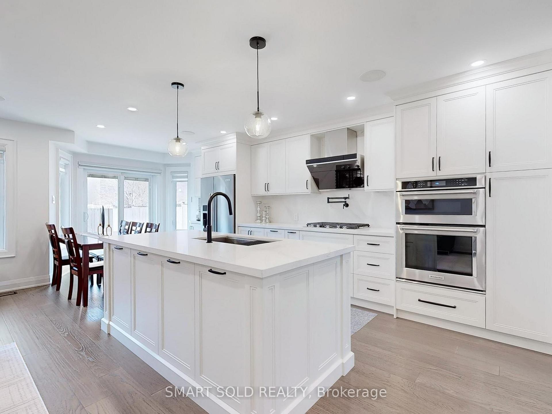 Photo 4 of 51 Cassia Crescent, Vaughan, Maple — HOMEH
