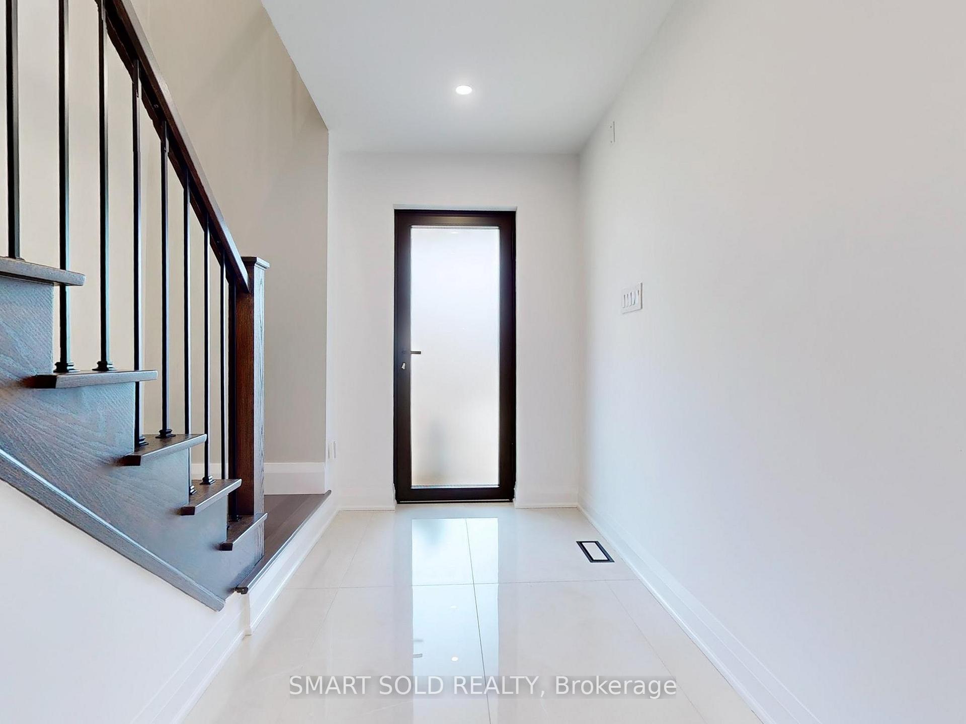 Photo 13 of 51 Cassia Crescent, Vaughan, Maple — HOMEH