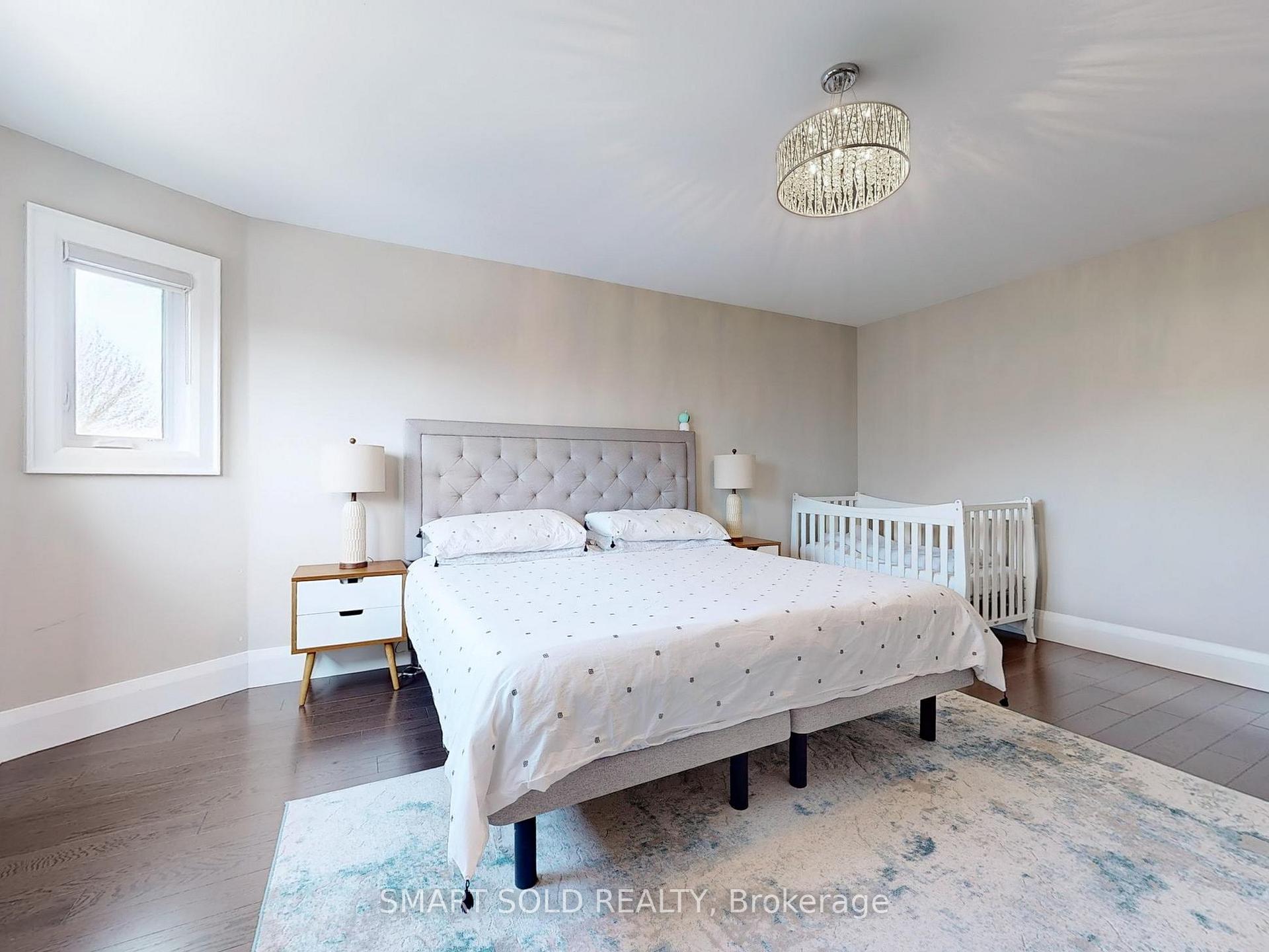 Photo 17 of 51 Cassia Crescent, Vaughan, Maple — HOMEH