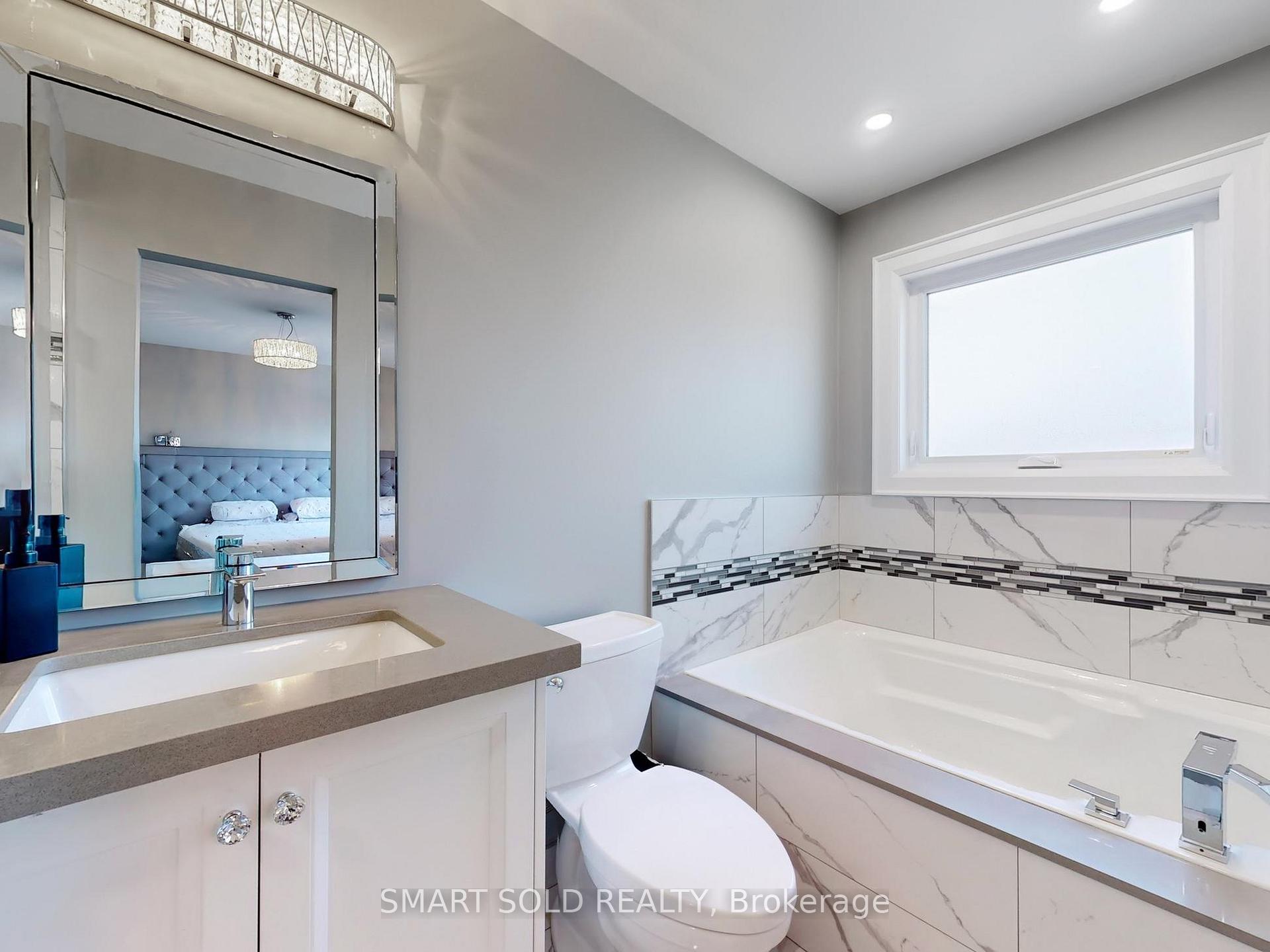 Photo 18 of 51 Cassia Crescent, Vaughan, Maple — HOMEH