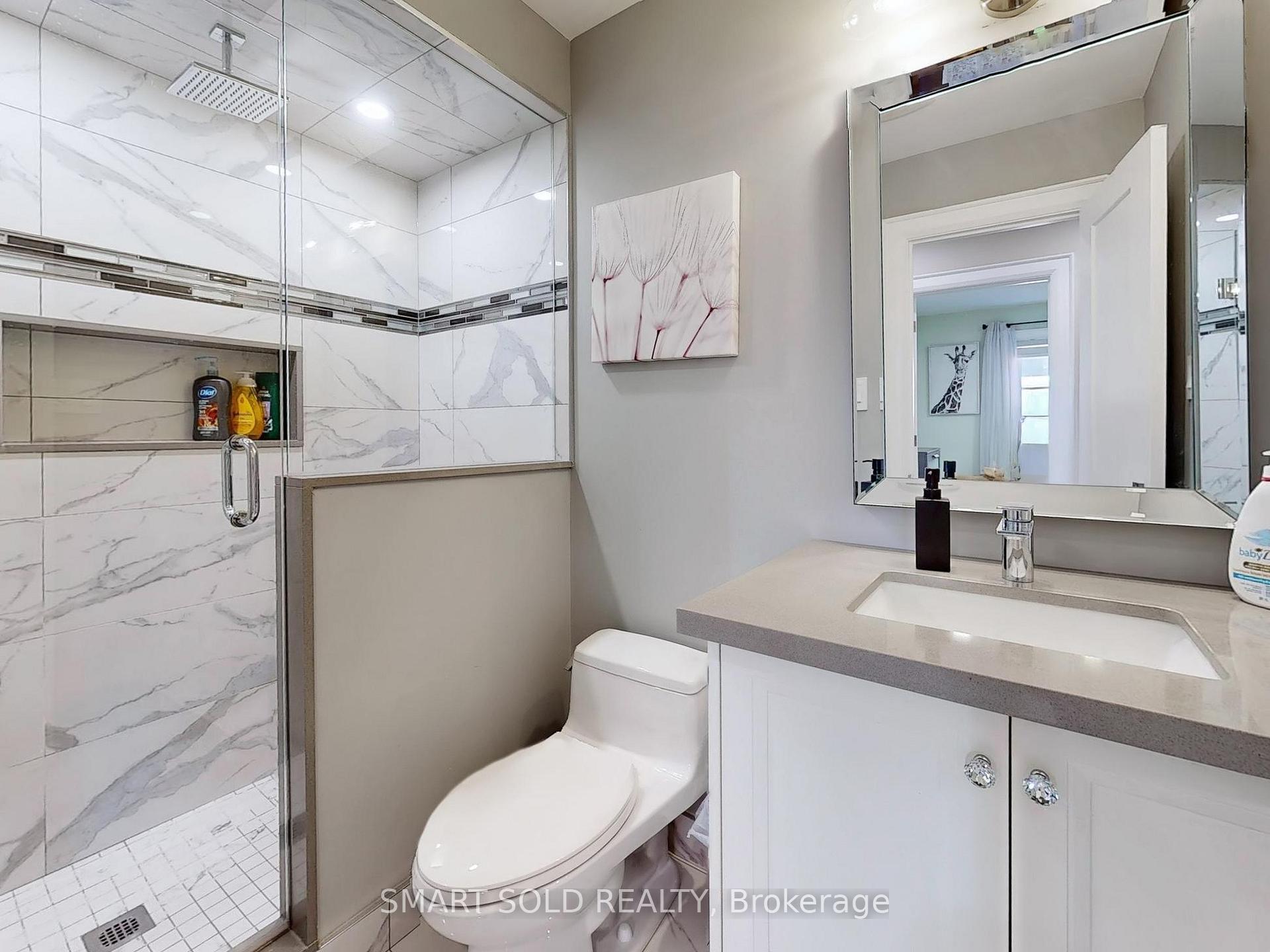 Photo 21 of 51 Cassia Crescent, Vaughan, Maple — HOMEH
