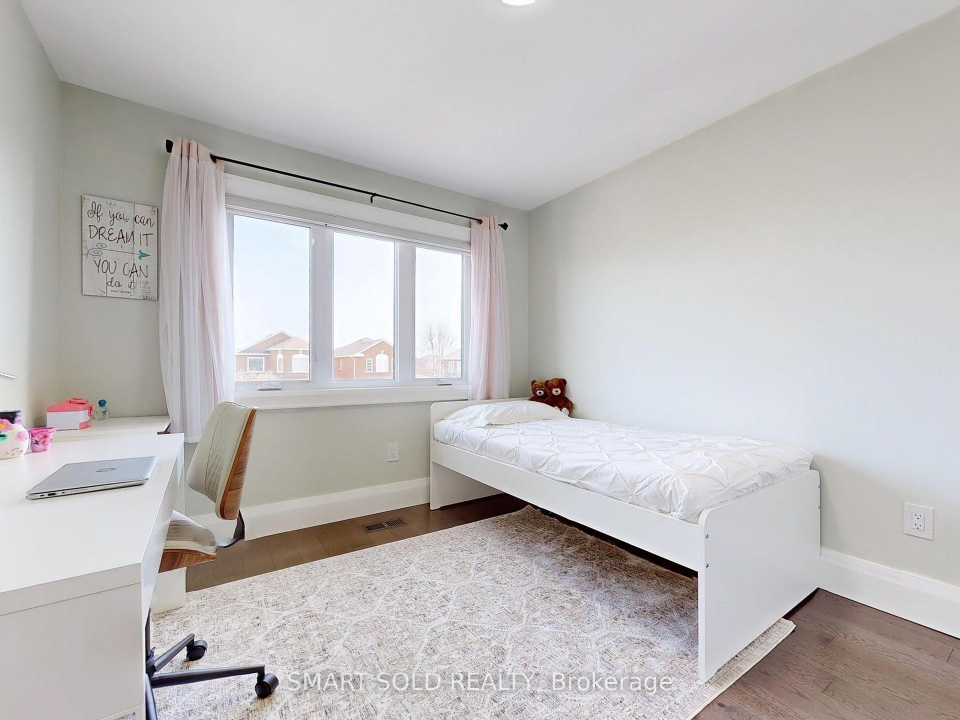 Photo 22 of 51 Cassia Crescent, Vaughan, Maple — HOMEH