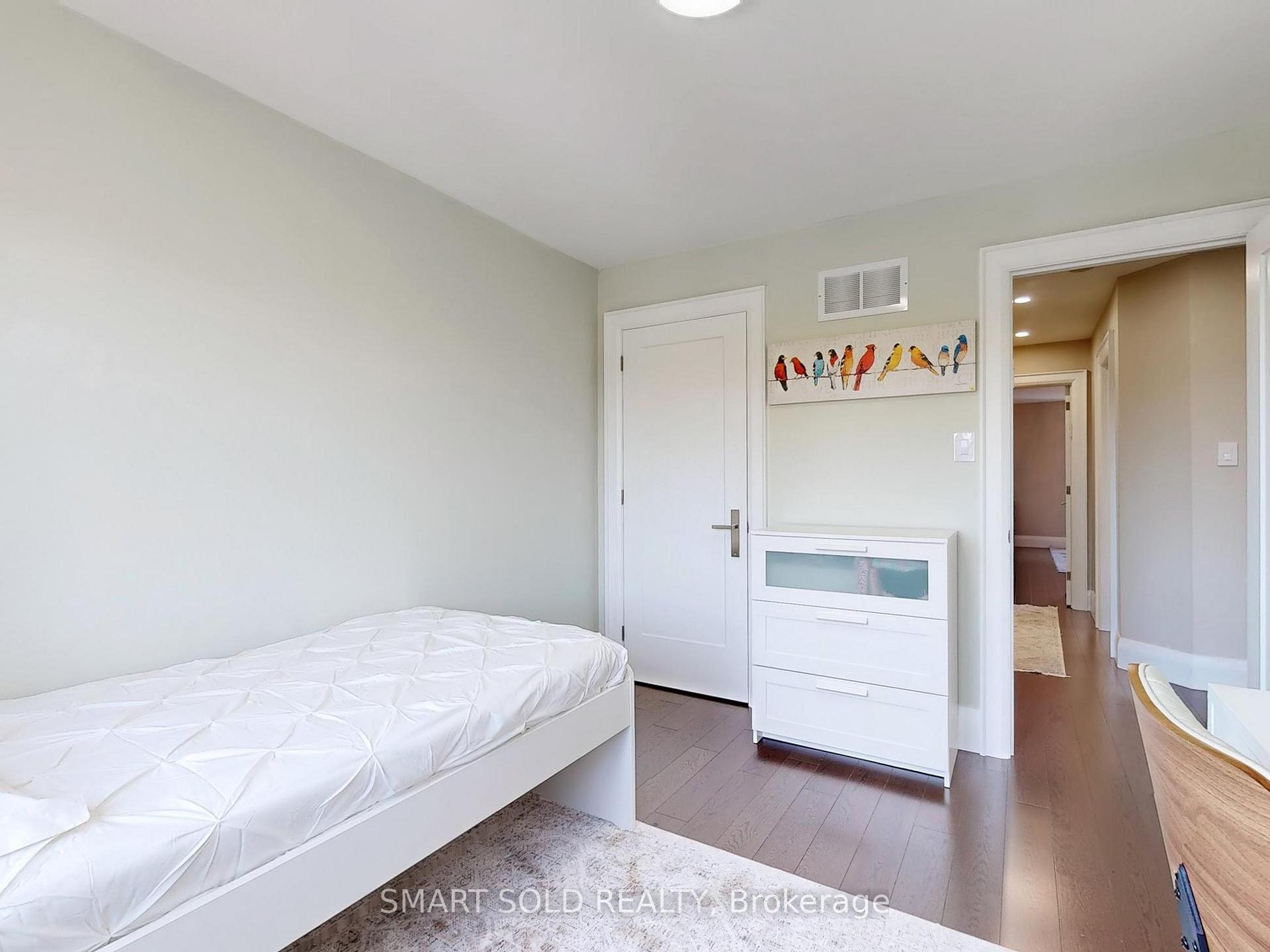 Photo 24 of 51 Cassia Crescent, Vaughan, Maple — HOMEH