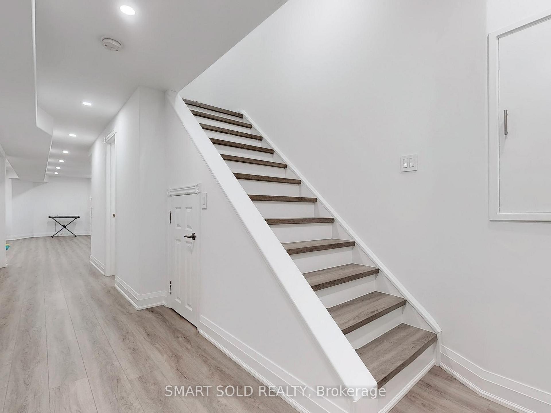 Photo 27 of 51 Cassia Crescent, Vaughan, Maple — HOMEH
