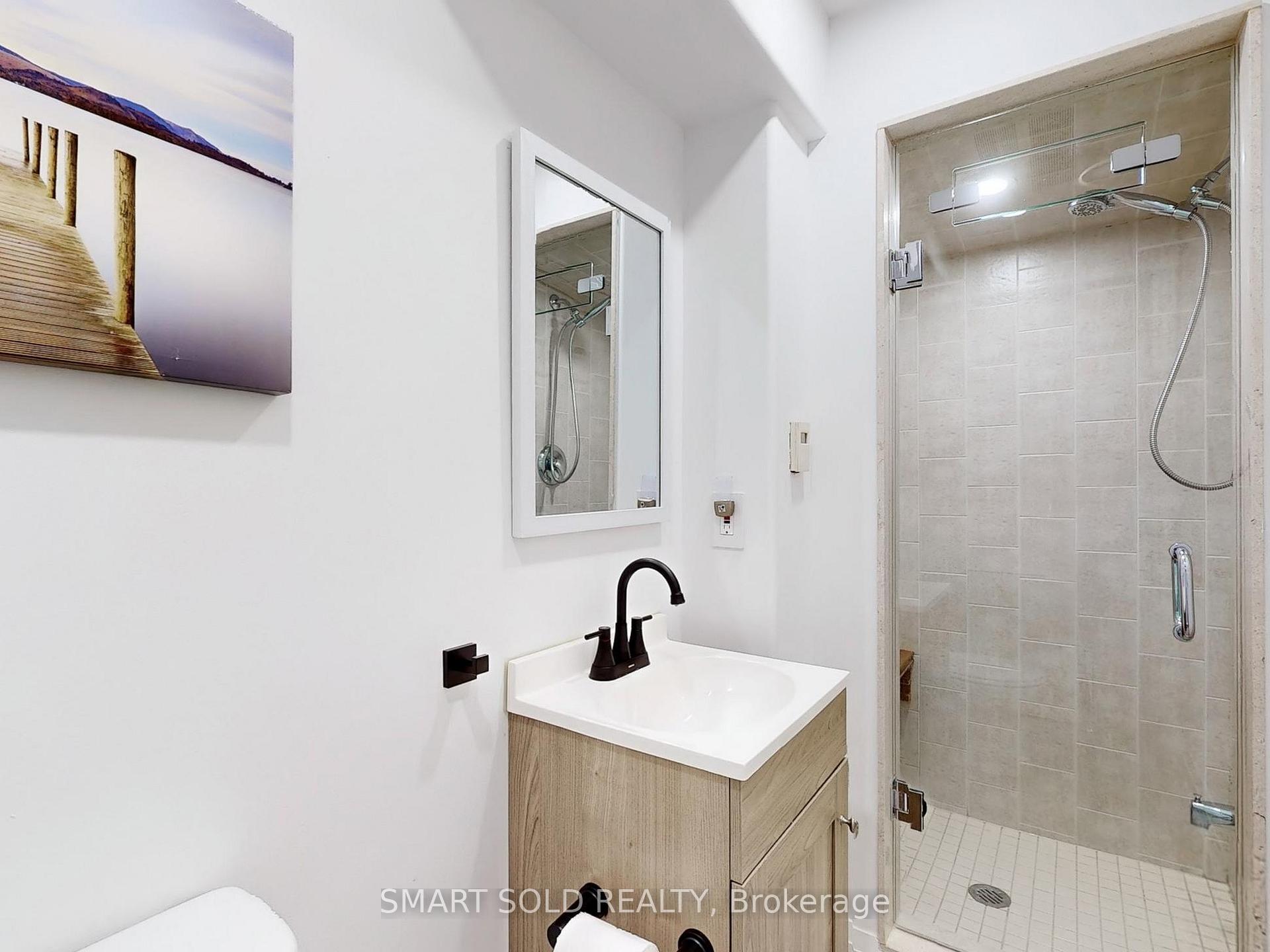 Photo 31 of 51 Cassia Crescent, Vaughan, Maple — HOMEH