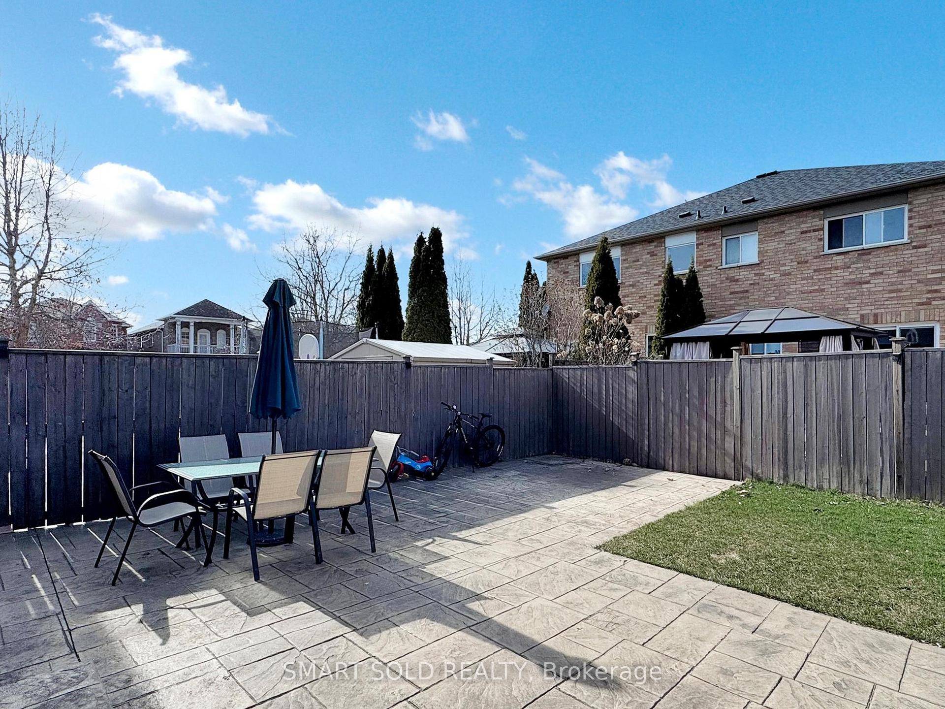 Photo 33 of 51 Cassia Crescent, Vaughan, Maple — HOMEH