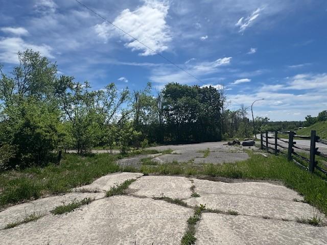 Photo 10 of 2414 Ashburnham Drive, Peterborough, Ashburnham Ward 4 — HOMEH