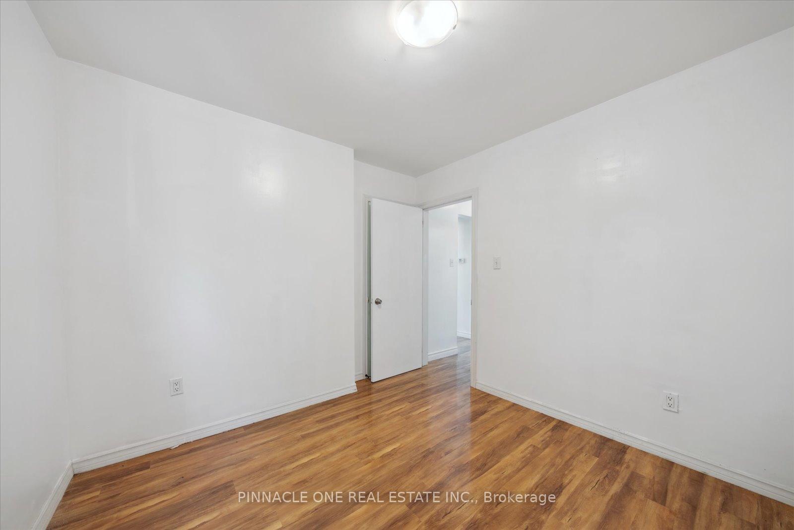 Photo 11 of 425 Parkhill Road W, Peterborough, Town Ward 3 — HOMEH
