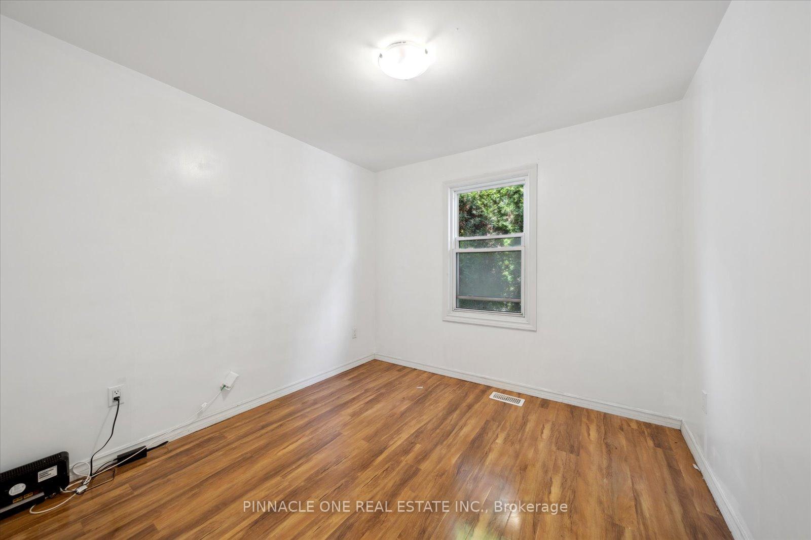 Photo 12 of 425 Parkhill Road W, Peterborough, Town Ward 3 — HOMEH
