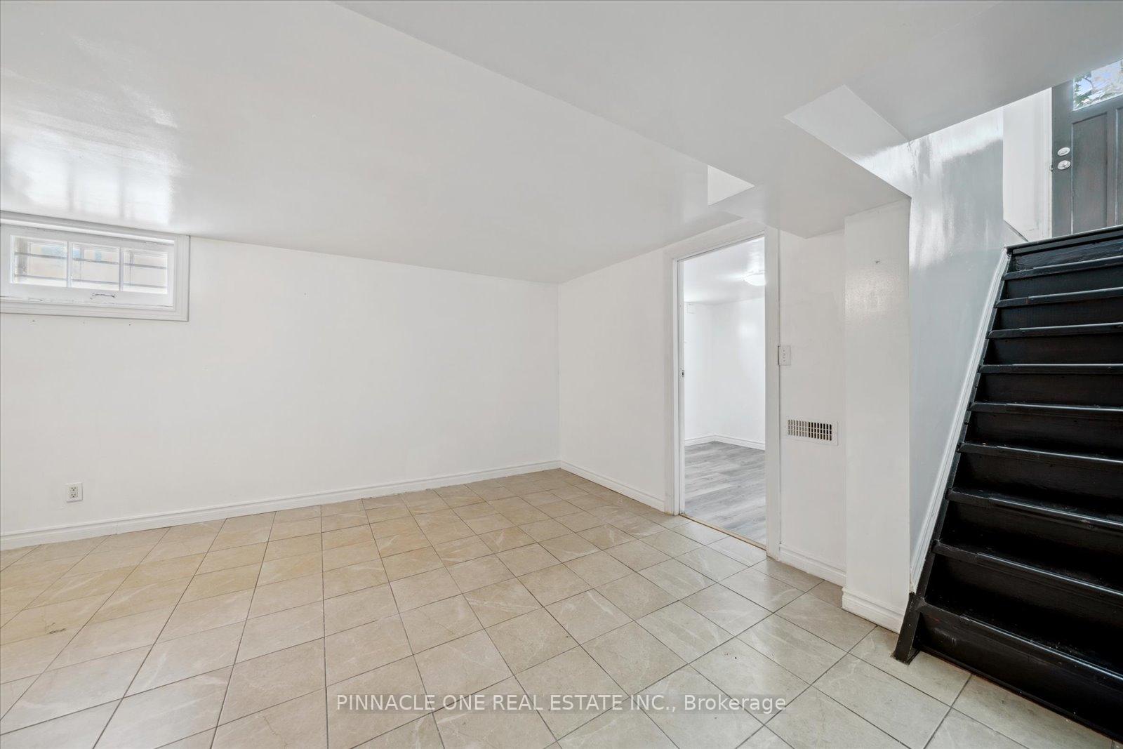 Photo 15 of 425 Parkhill Road W, Peterborough, Town Ward 3 — HOMEH