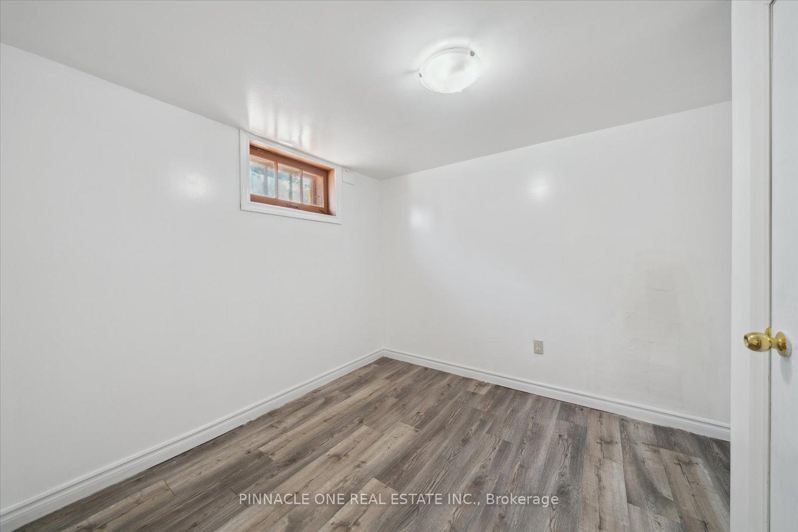 Photo 18 of 425 Parkhill Road W, Peterborough, Town Ward 3 — HOMEH